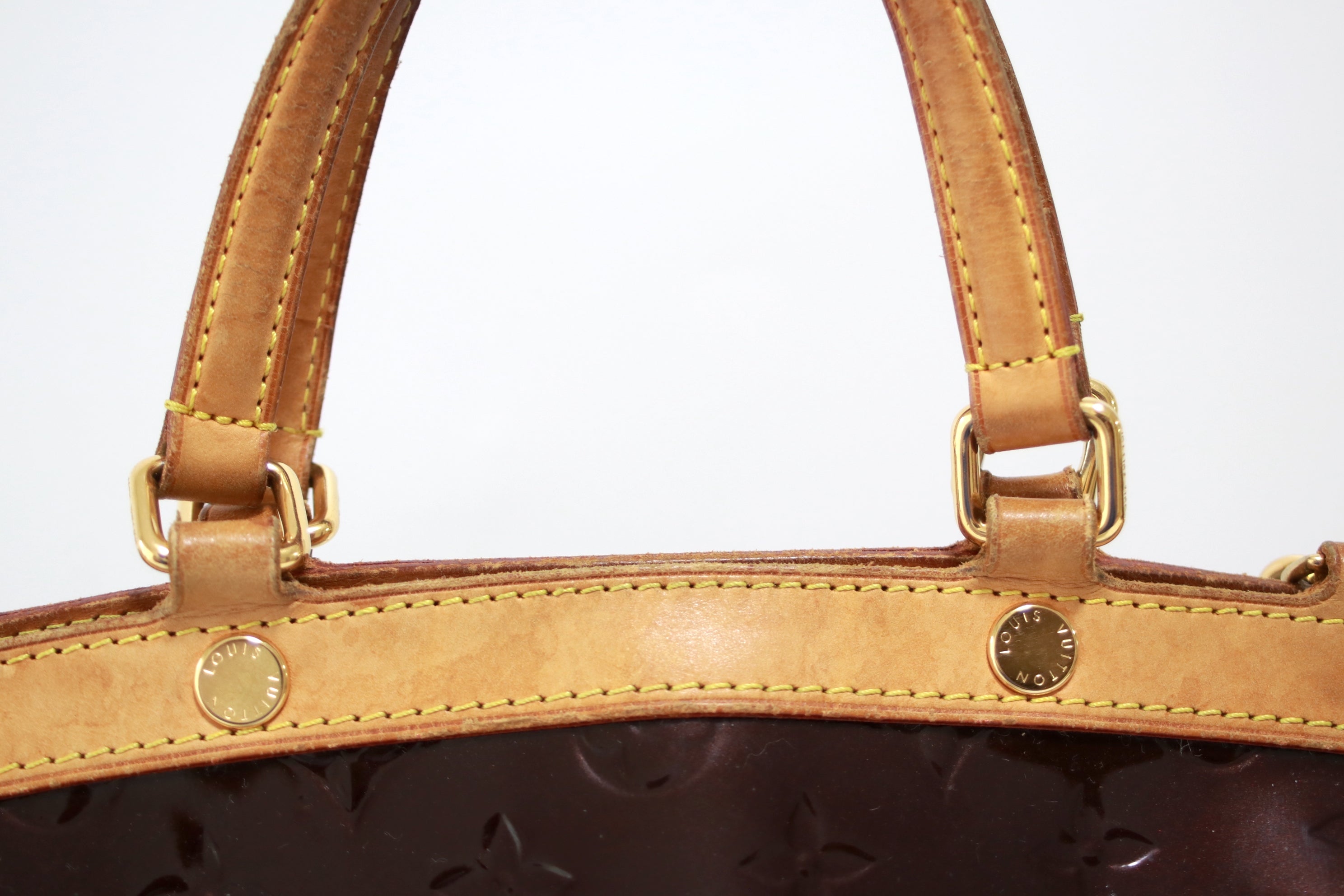 Louis Vuitton Brea MM Vernis Shoulder Bag Used
