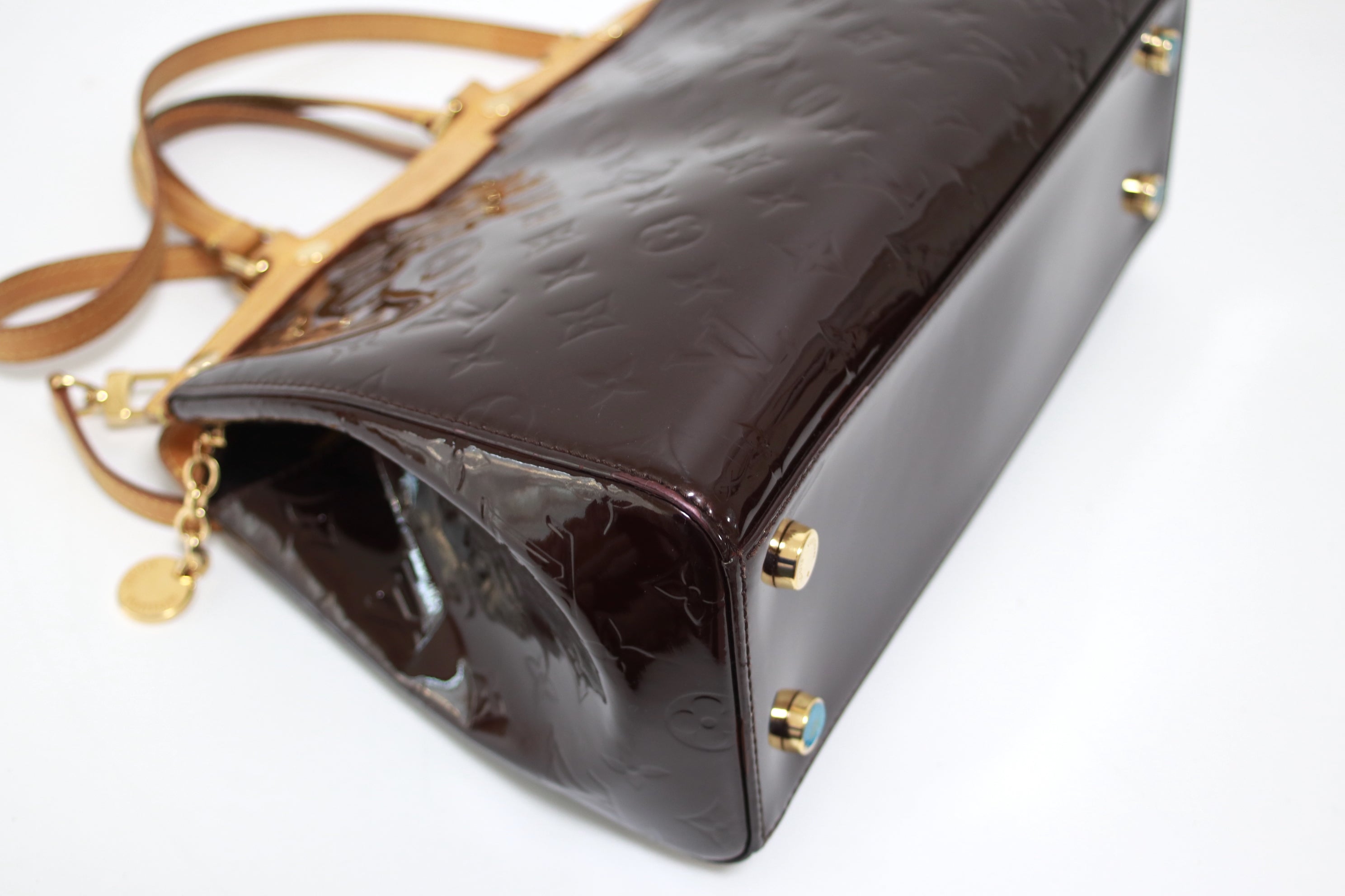 Louis Vuitton Brea MM Vernis Shoulder Bag Used