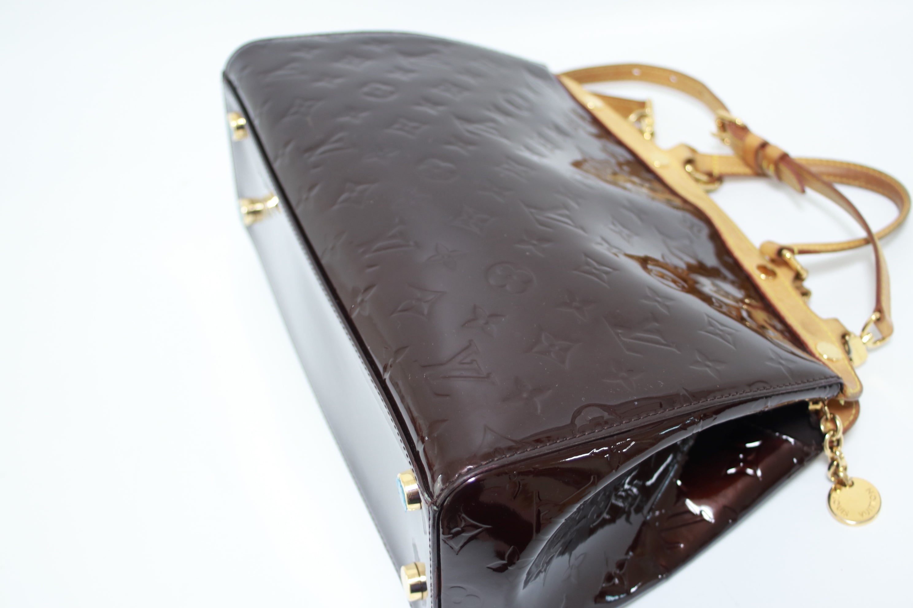 Louis Vuitton Brea MM Vernis Shoulder Bag Used