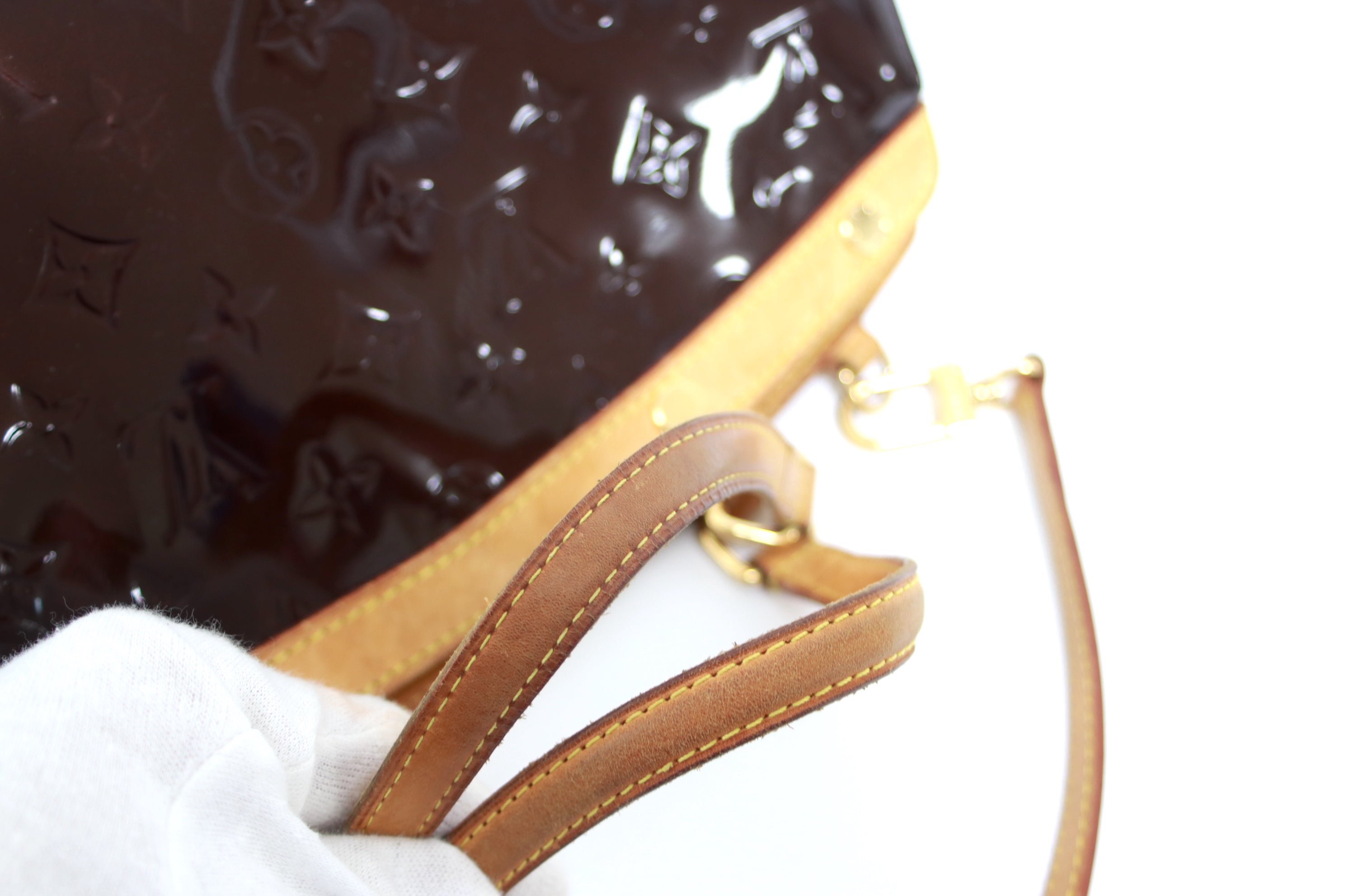 Louis Vuitton Brea MM Vernis Shoulder Bag Used