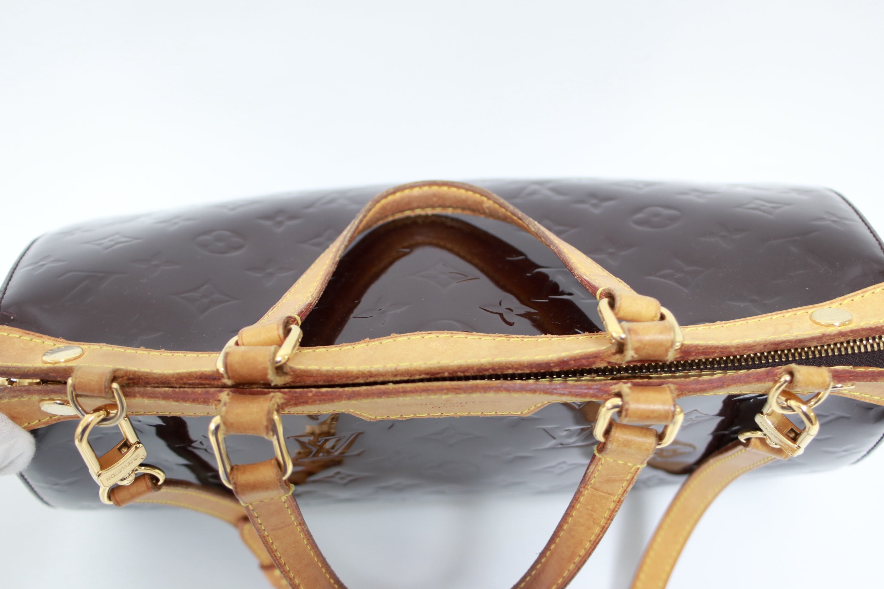 Louis Vuitton Brea MM Vernis Shoulder Bag Used