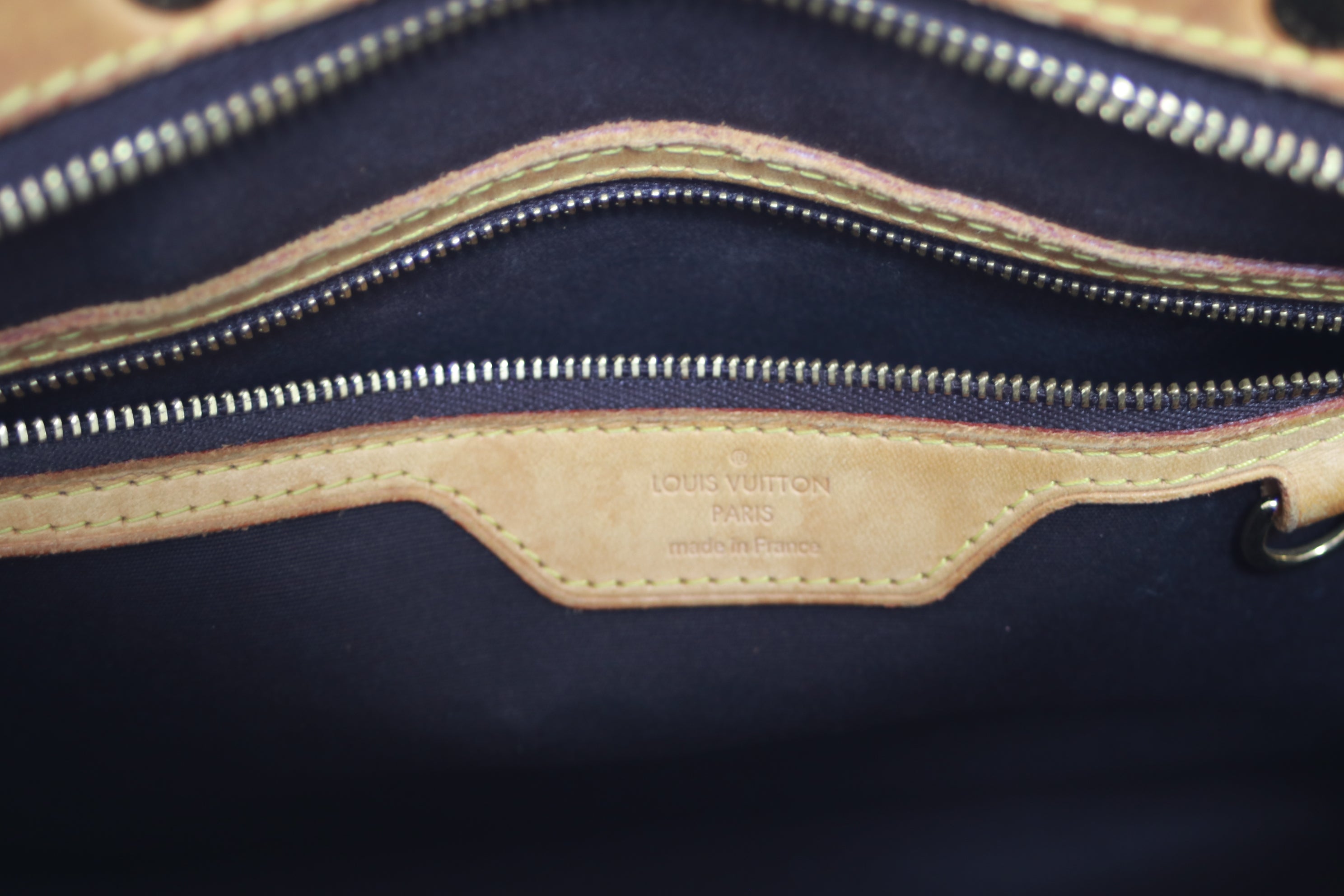 Louis Vuitton Brea MM Vernis Shoulder Bag Used