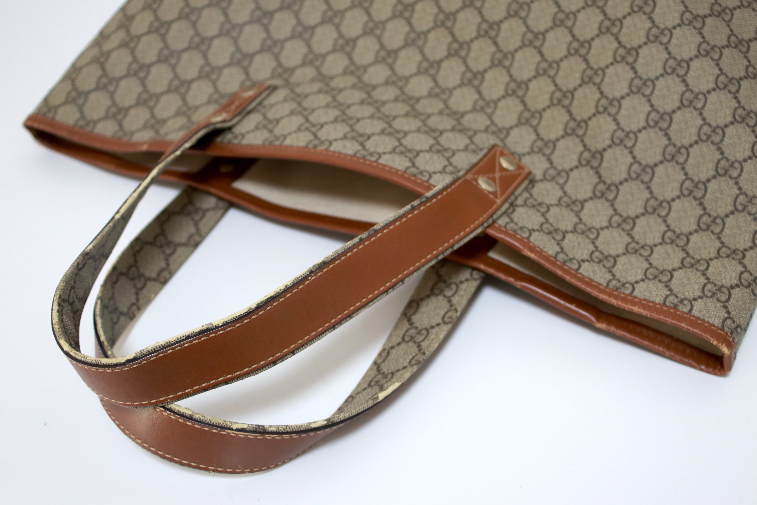 Gucci Sherryline Loop Shoulder Tote Bag
