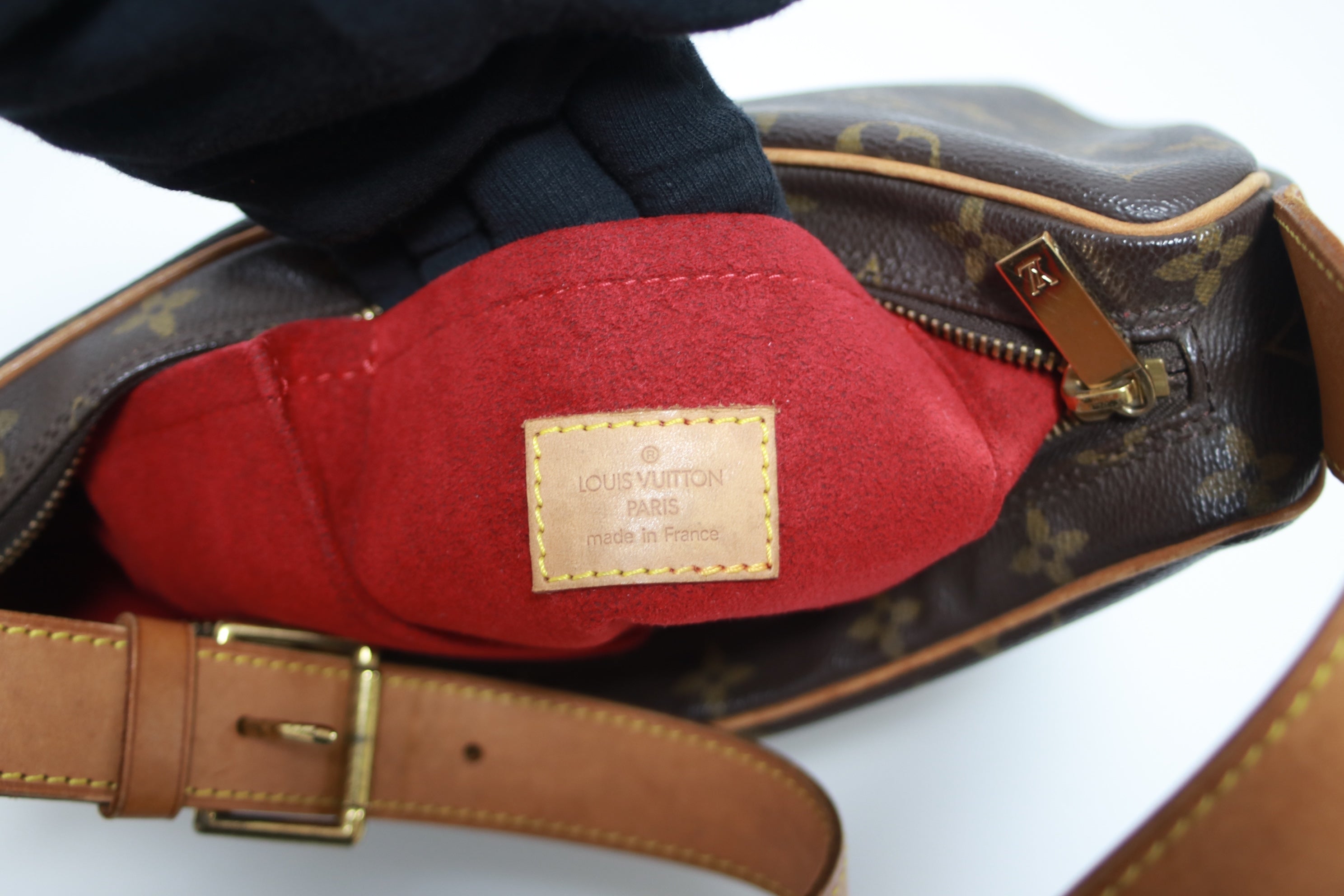 Louis Vuitton Croissant MM Shoulder Bag Used