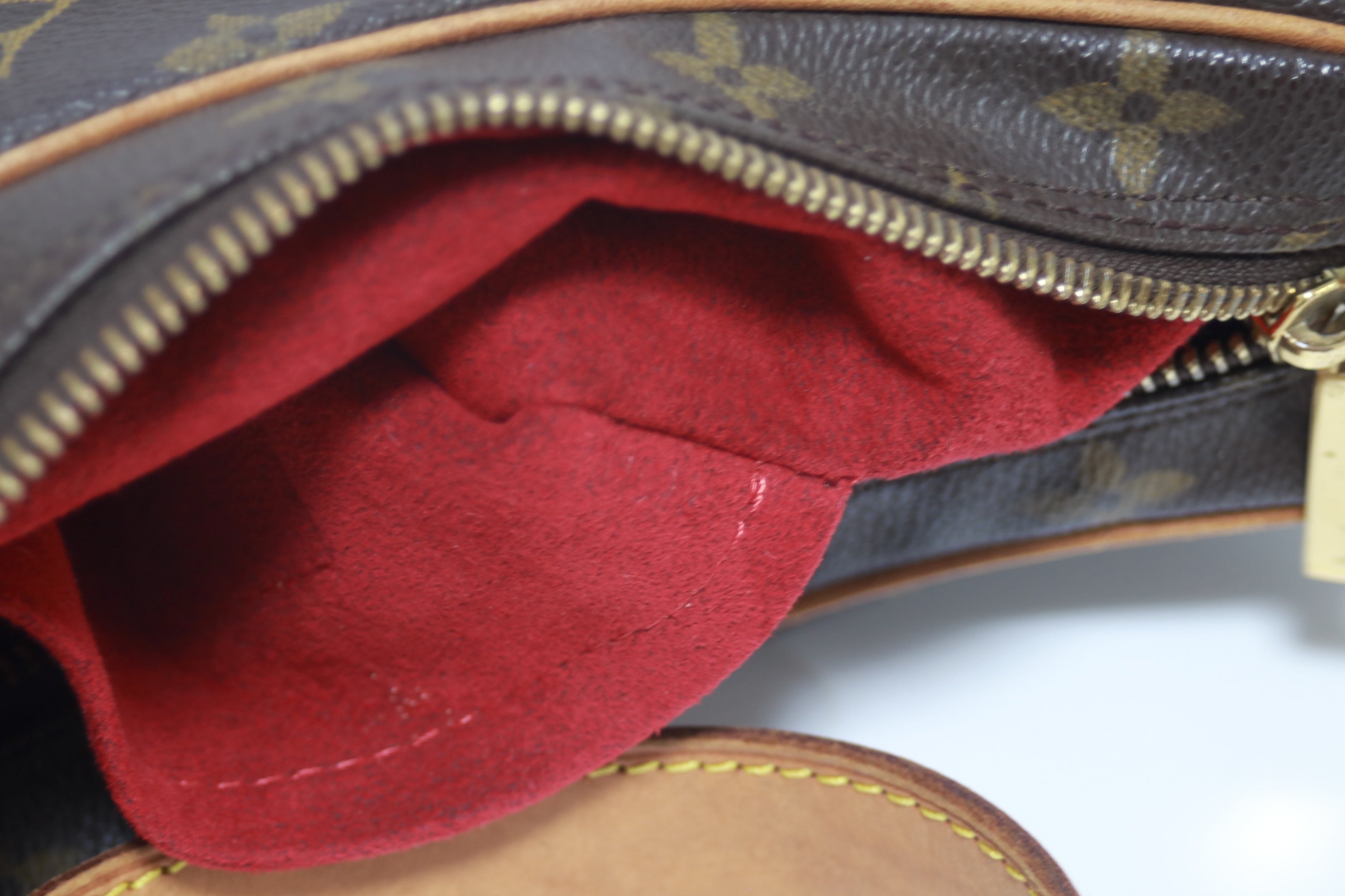 Borsa a tracolla Louis Vuitton Croissant MM usata