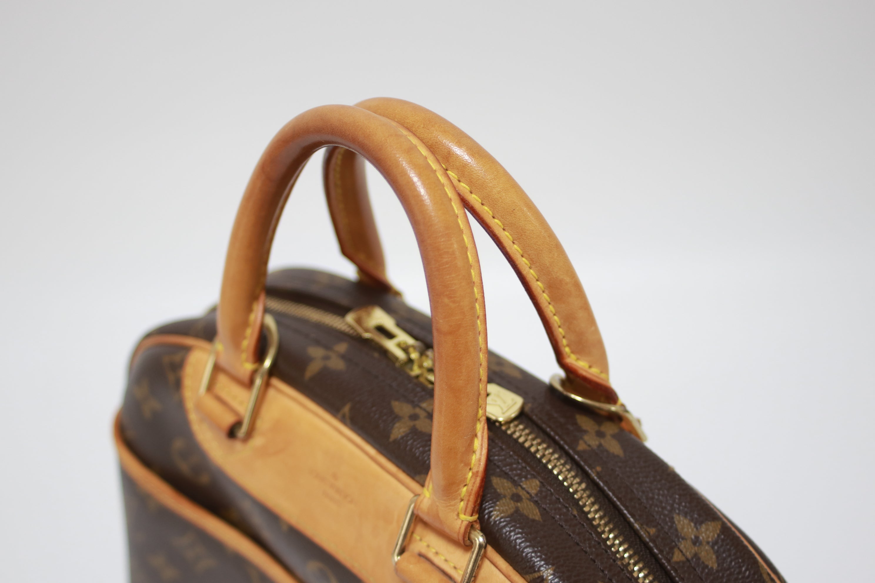 Louis Vuitton Trouville Handbag Used