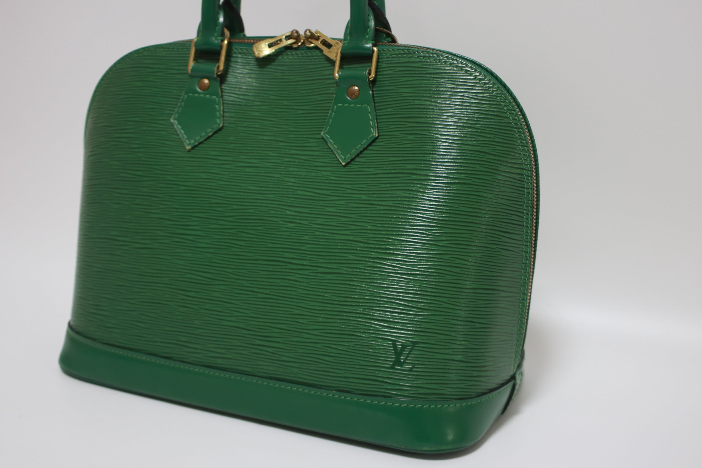 Louis Vuitton Alma PM Epi Leather Green Handbag Used