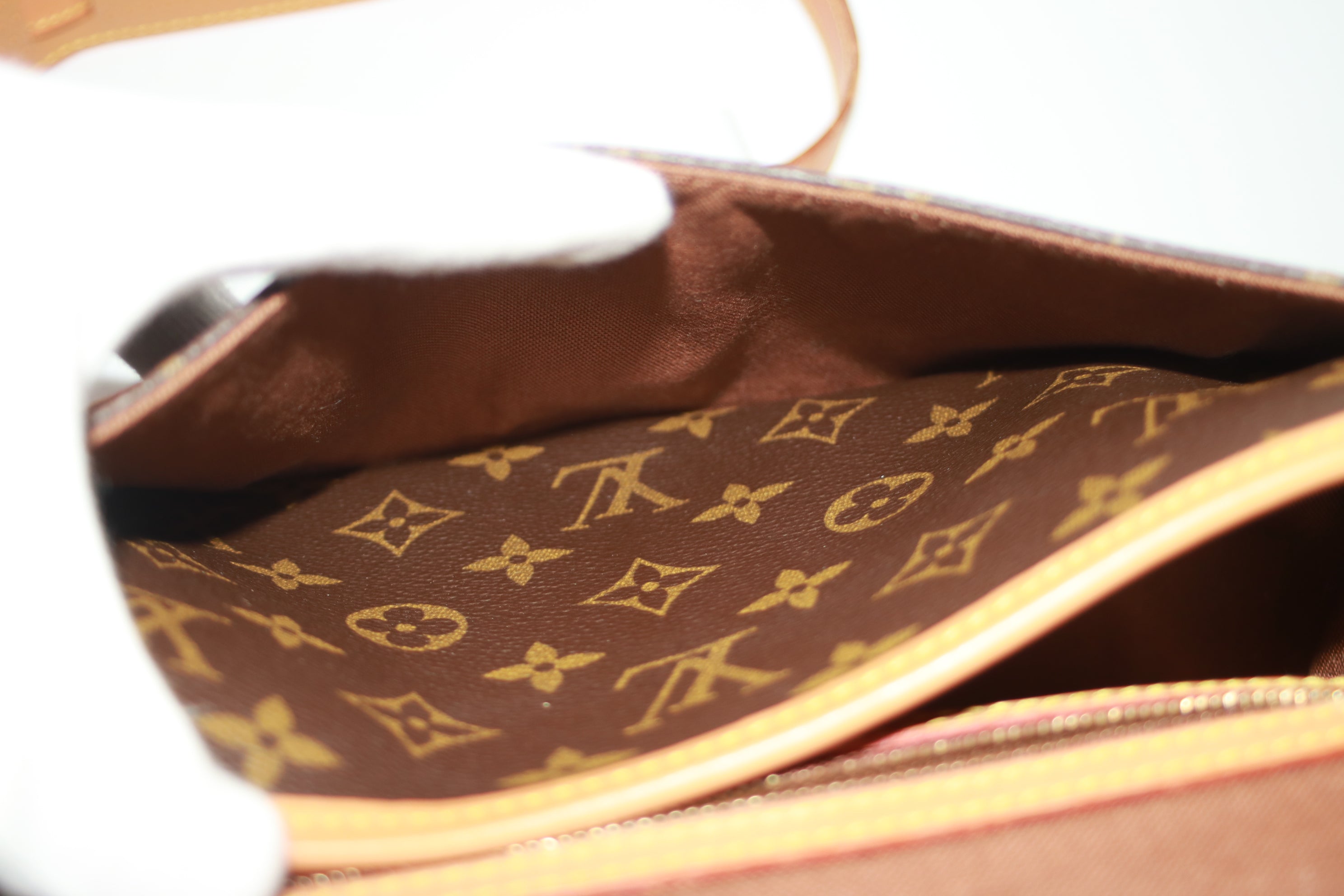 Louis Vuitton Sologne Shoulder Bag Used