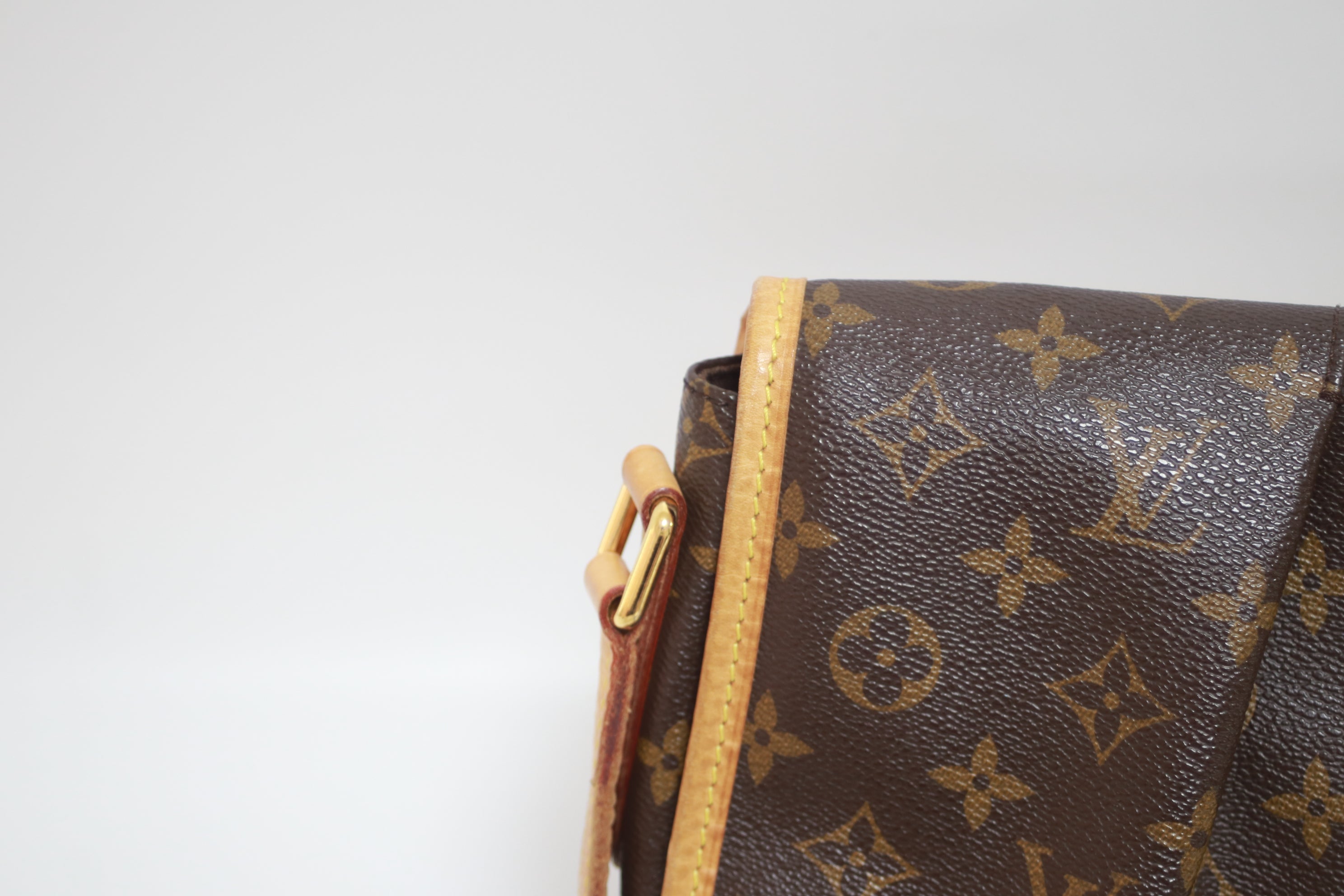 Louis Vuitton Menilmontant MM Shoulder Bag Used