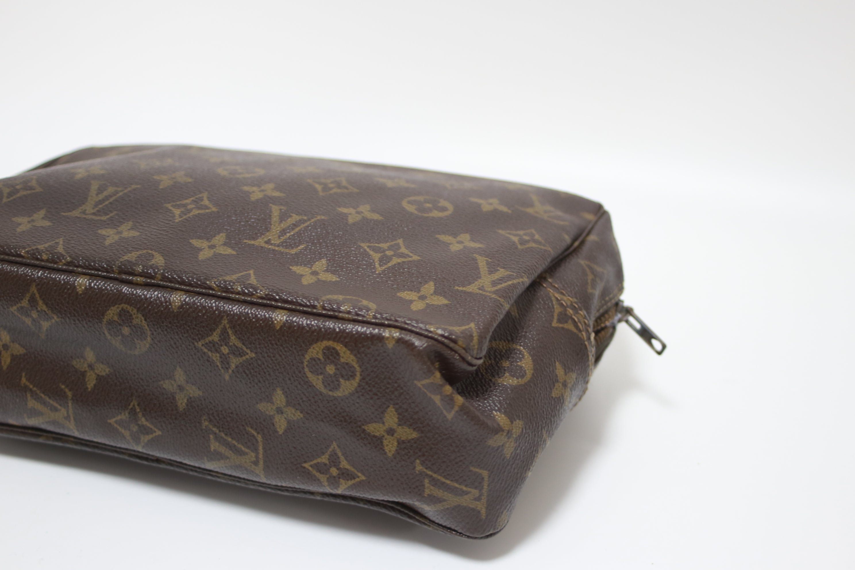 Louis Vuitton Trousse 28 Pouch Used