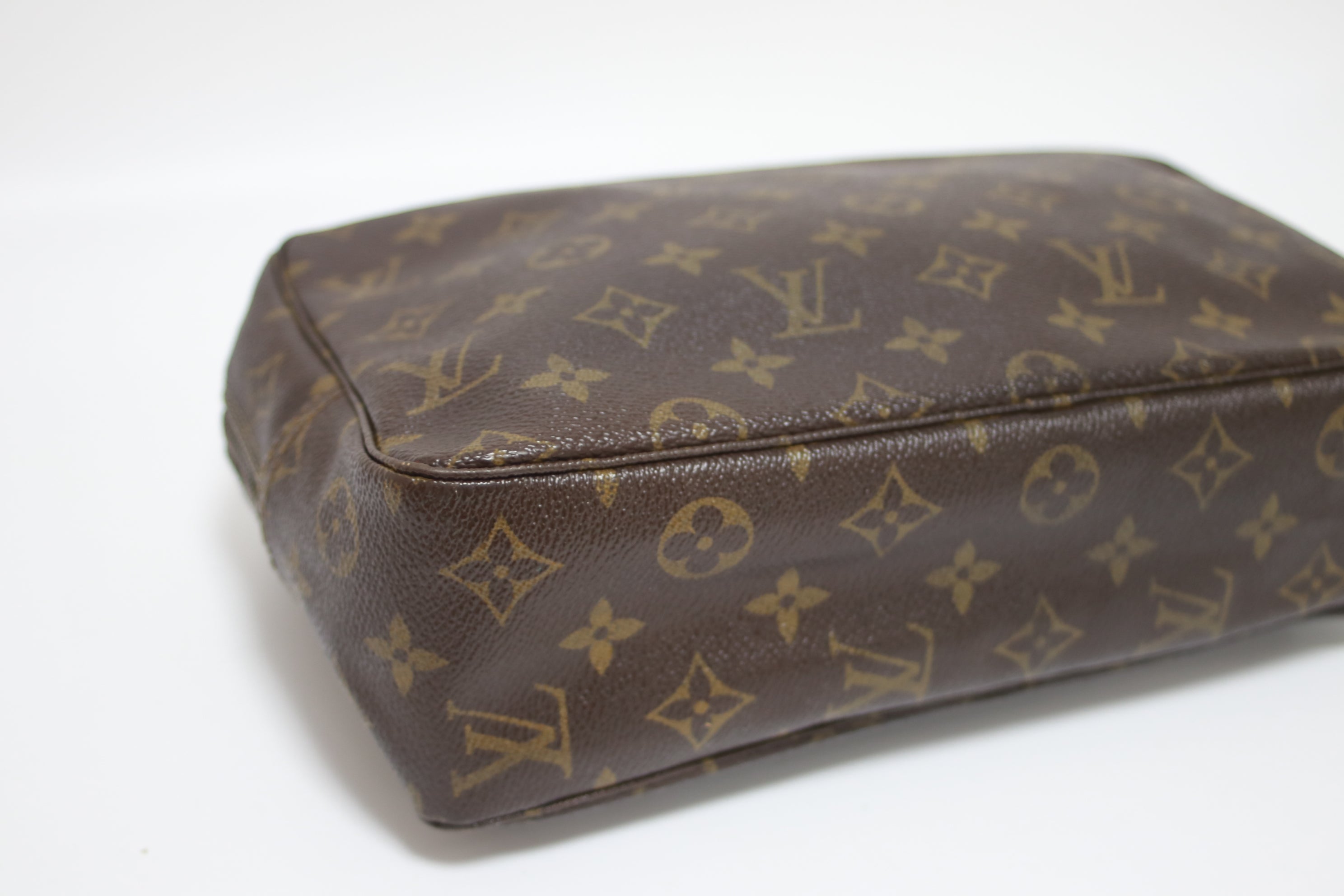 Louis Vuitton Trousse 28 Pouch Used