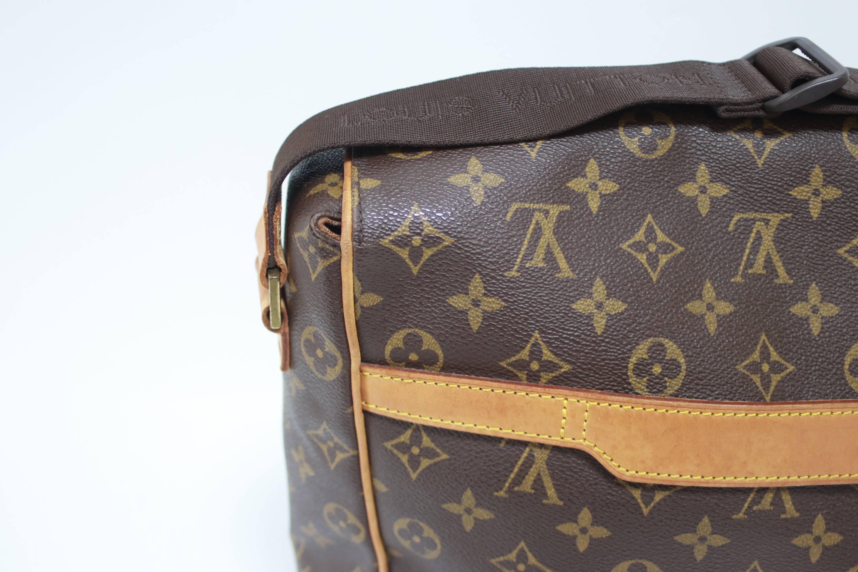 Louis Vuitton Abbesses Messenger Bag Used