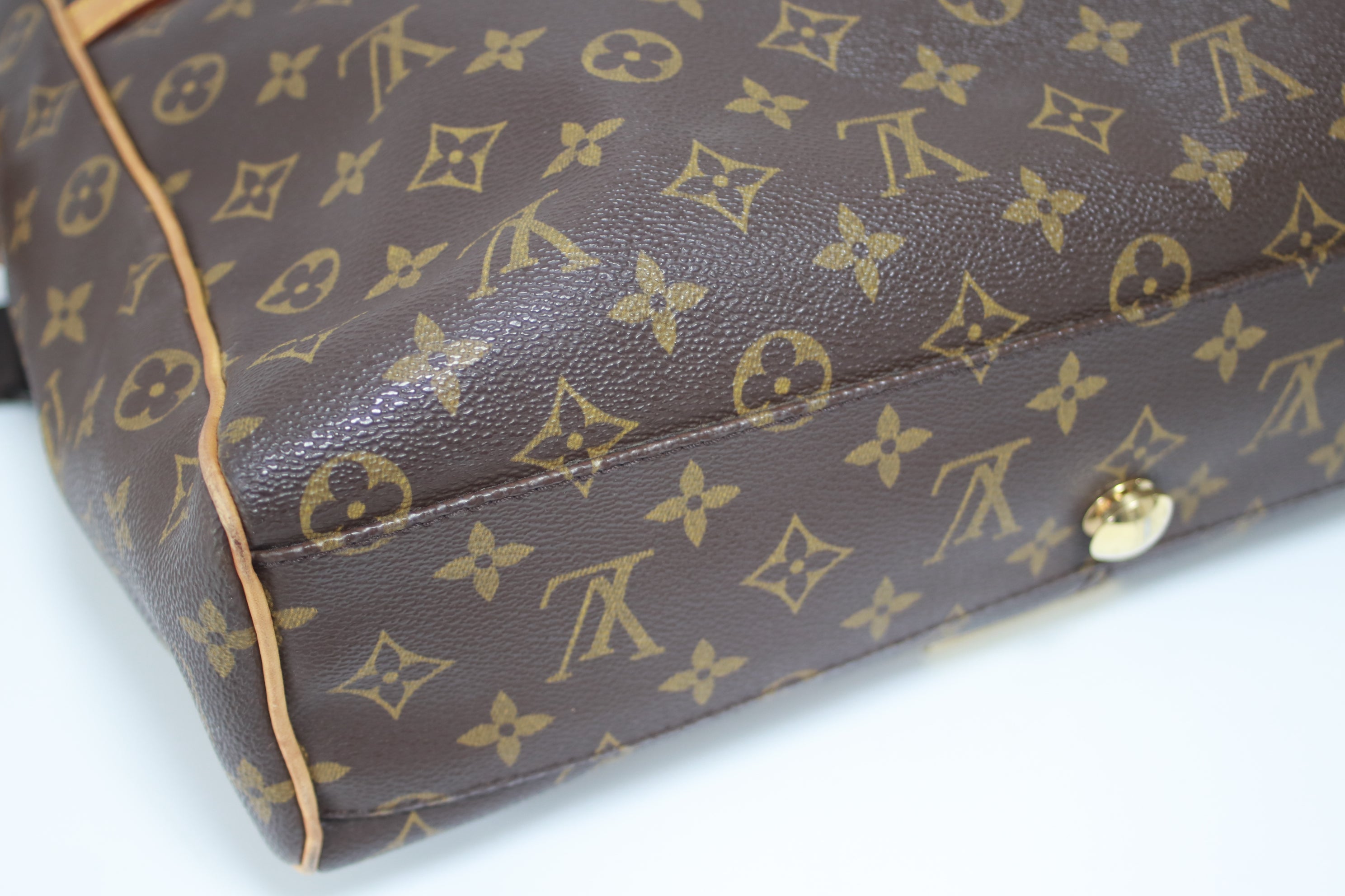 Louis Vuitton Abbesses Messenger Bag Used