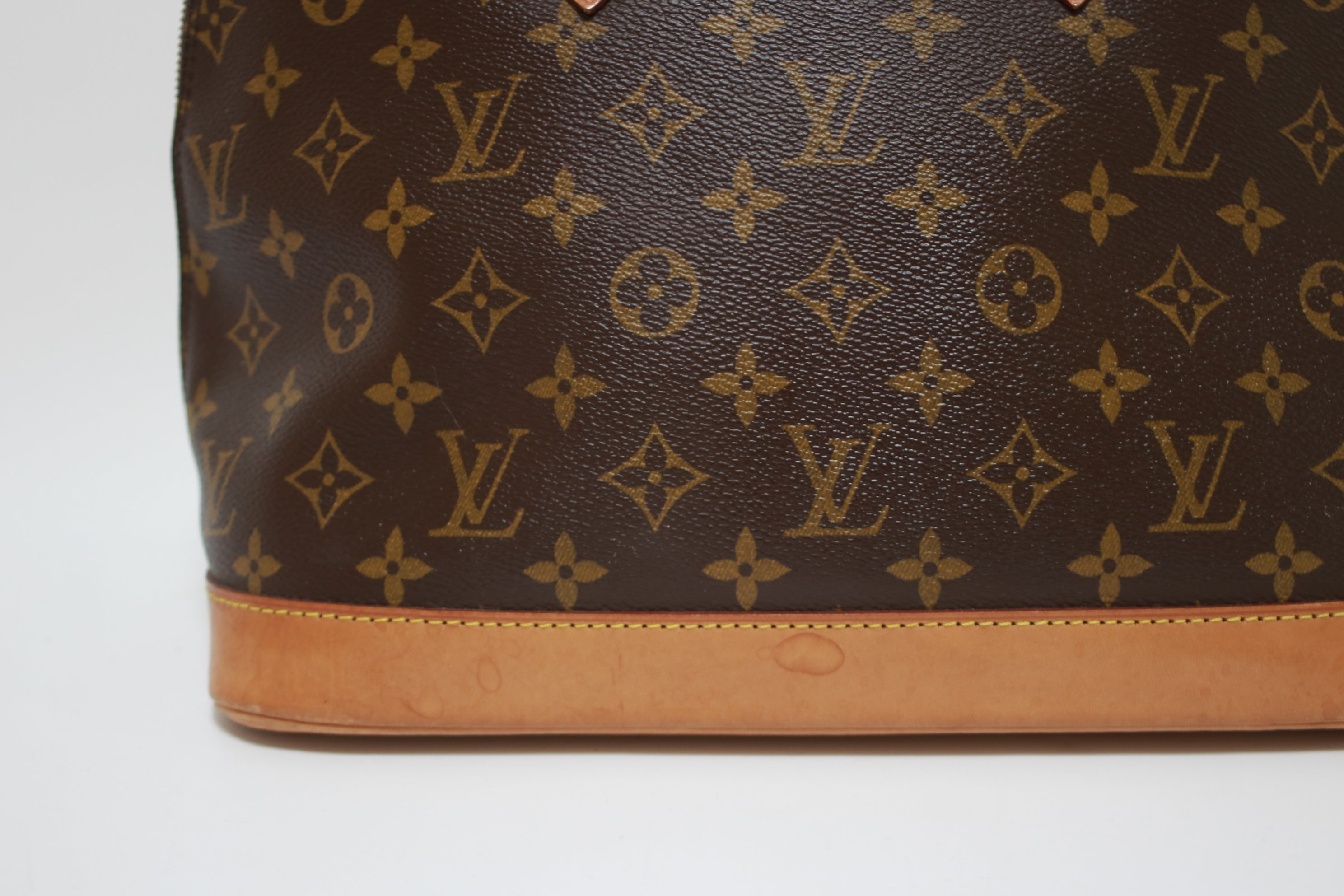Louis Vuitton Alma PM Handbag Used