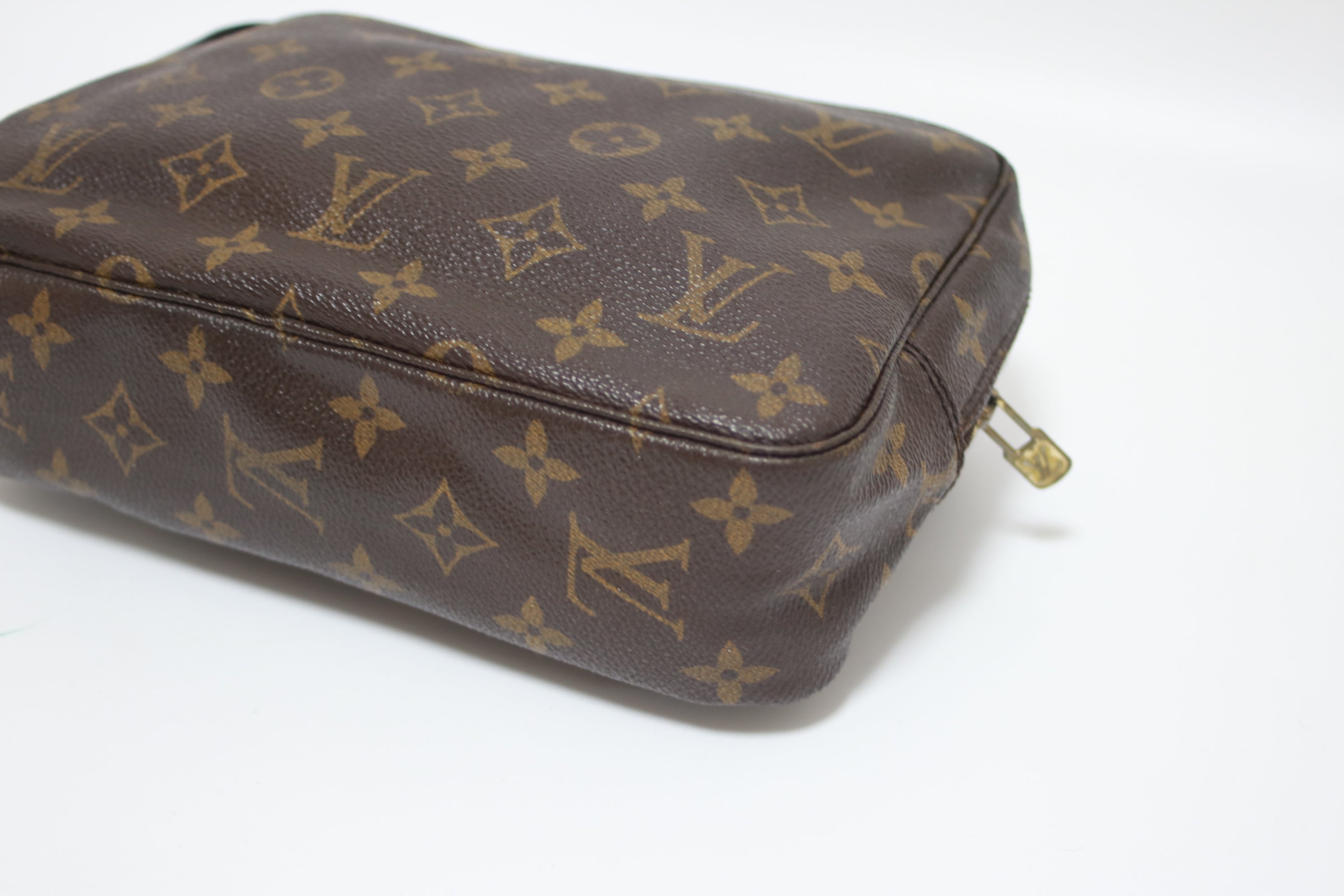 Louis Vuitton Trousse 23 Clutch Used