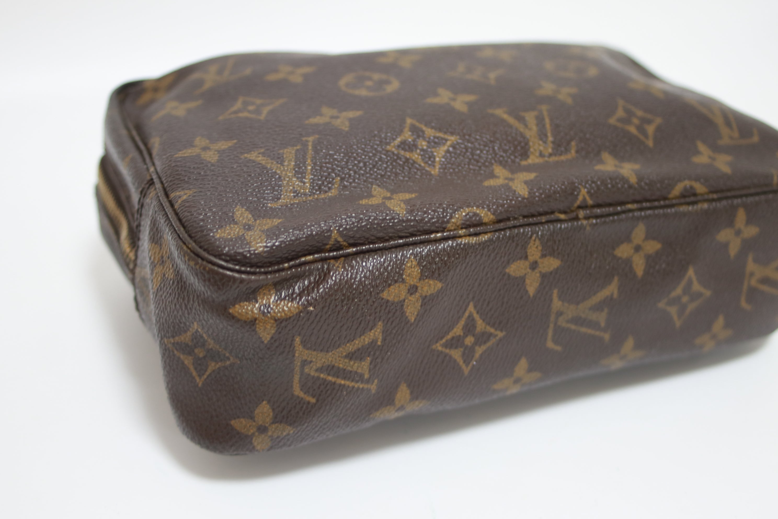 Louis Vuitton Trousse 23 Clutch Used