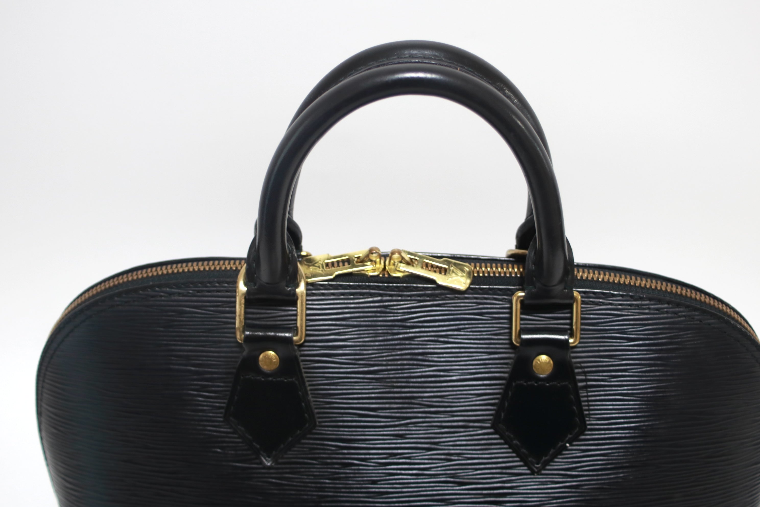 Louis Vuitton Alma PM Epi Black Used