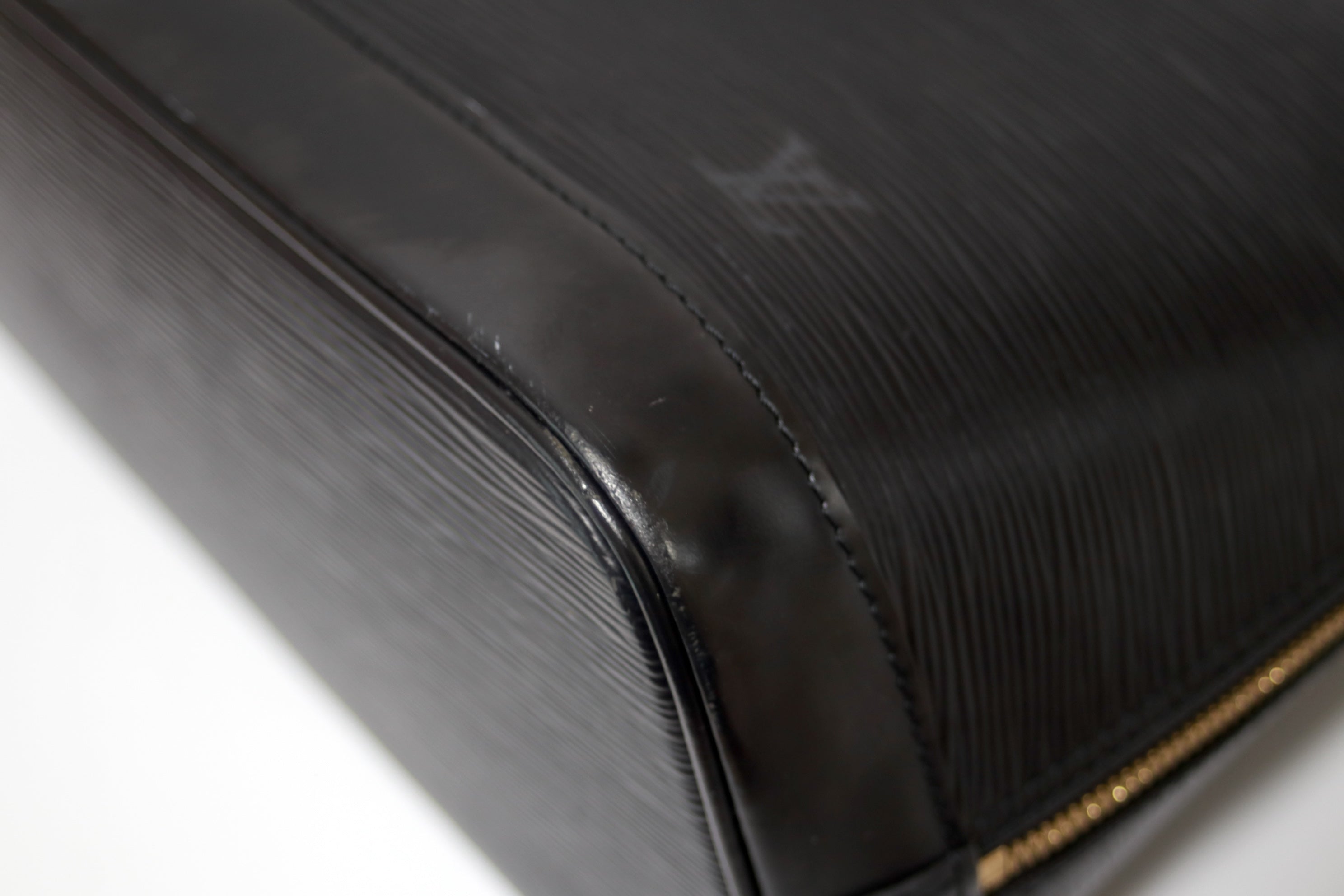 Louis Vuitton Alma PM Epi Black Used