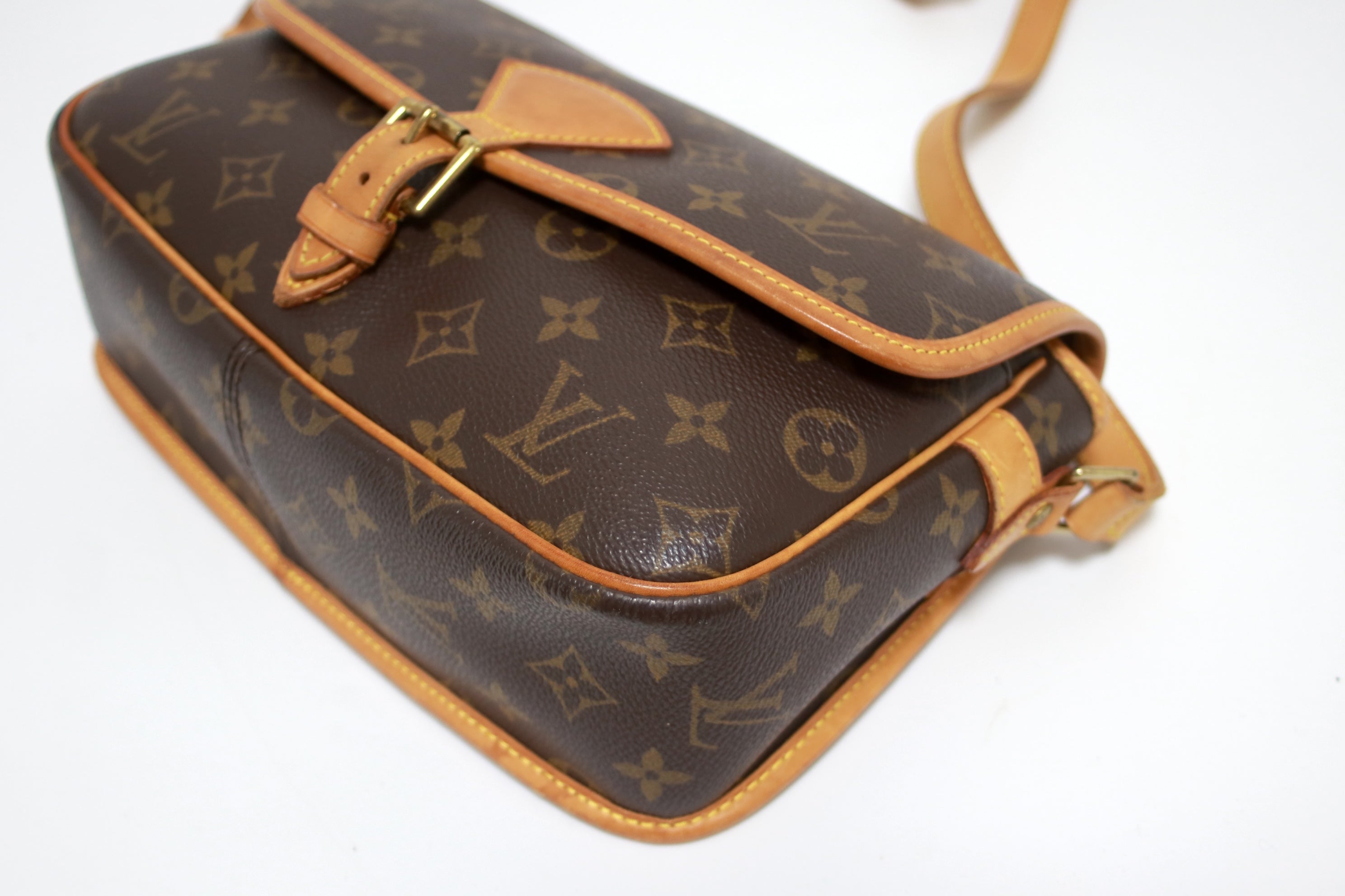 ルイヴィトン ソローニュ ショルダーバッグ 中古