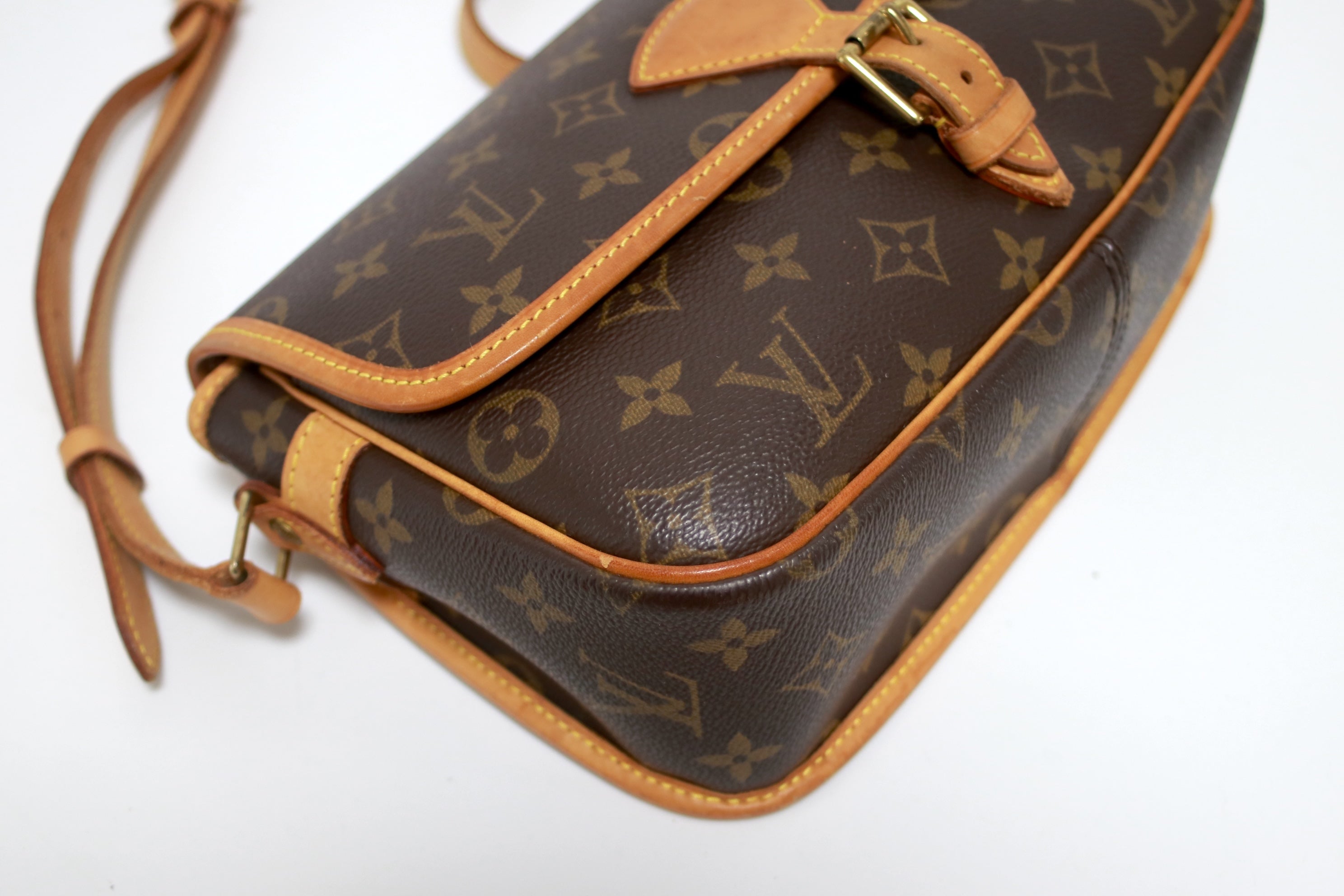 ルイヴィトン ソローニュ ショルダーバッグ 中古