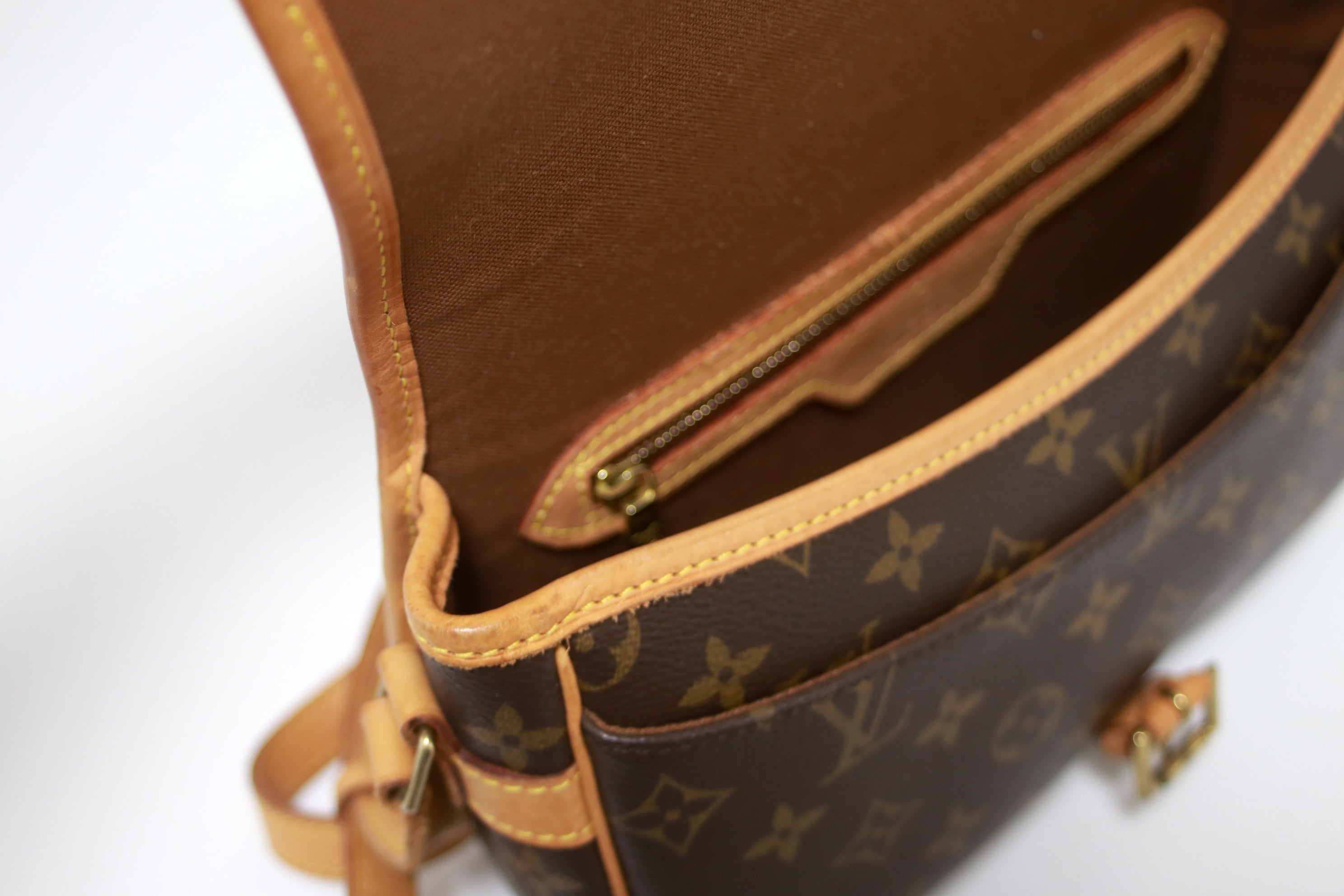 ルイヴィトン ソローニュ ショルダーバッグ 中古