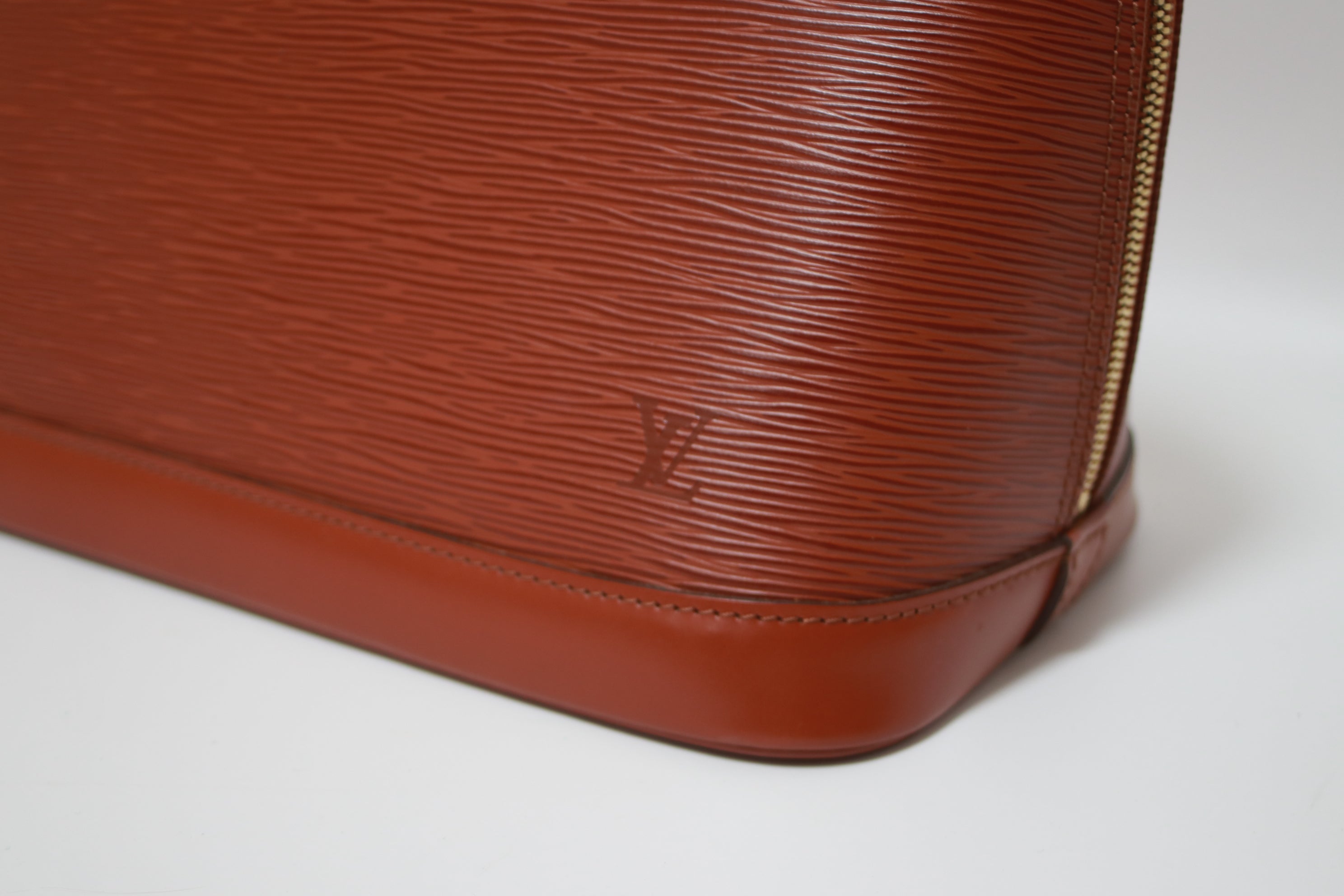 Louis Vuitton Alma Epi PM Handbag Kenya Brown Used