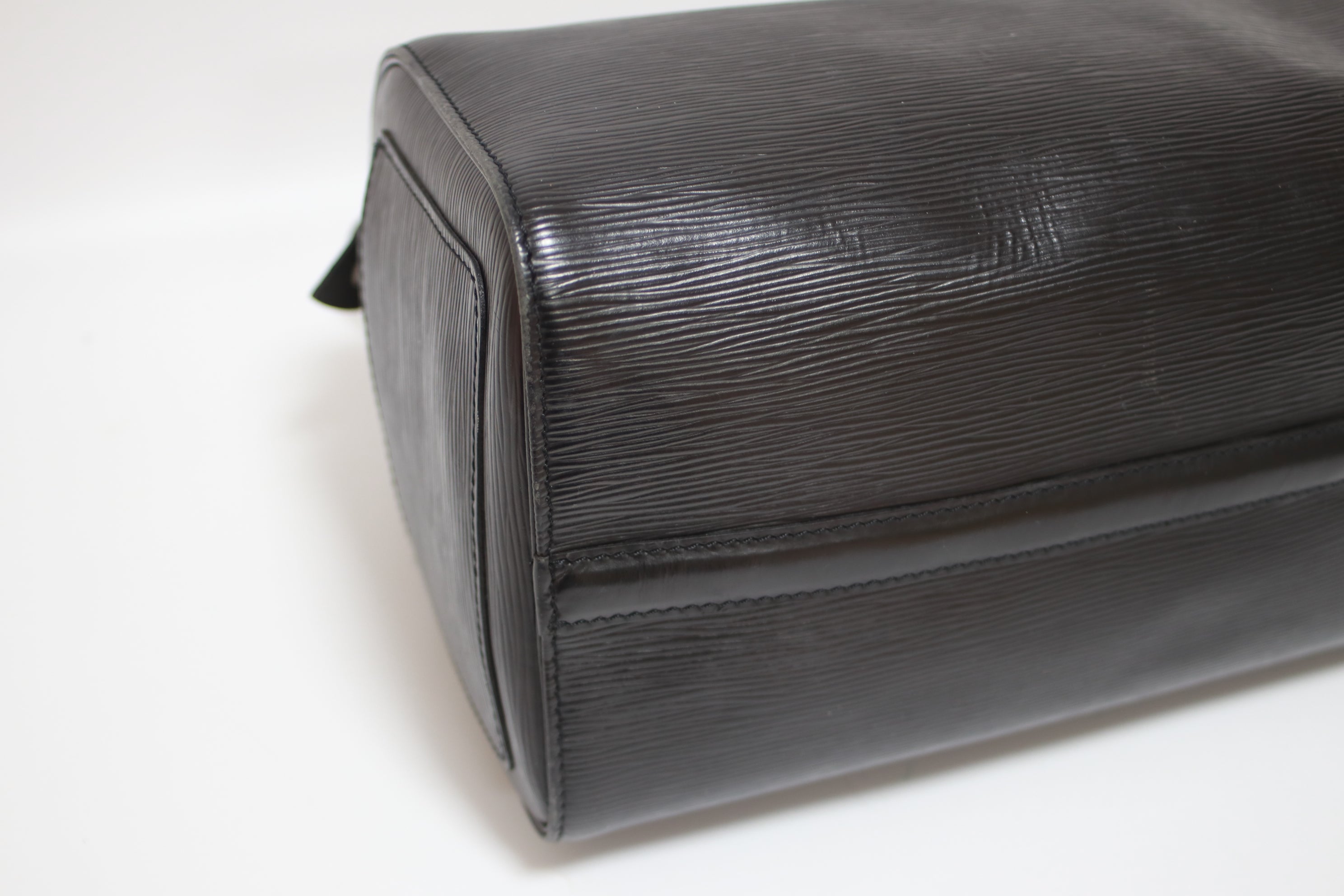 Louis Vuitton Speedy 30 Epi Handbag Black Used