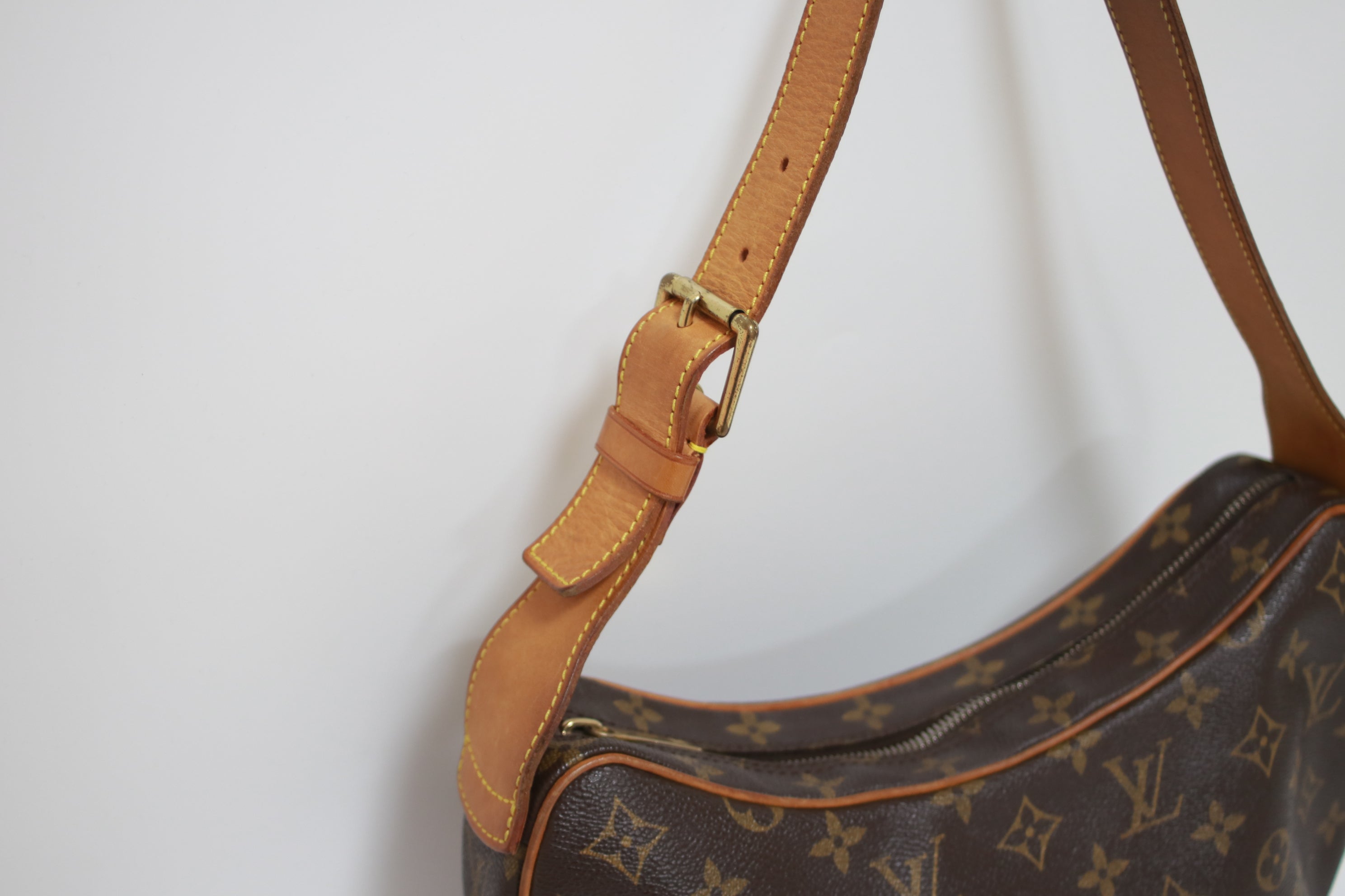 Louis Vuitton Croissant MM Shoulder Bag Used
