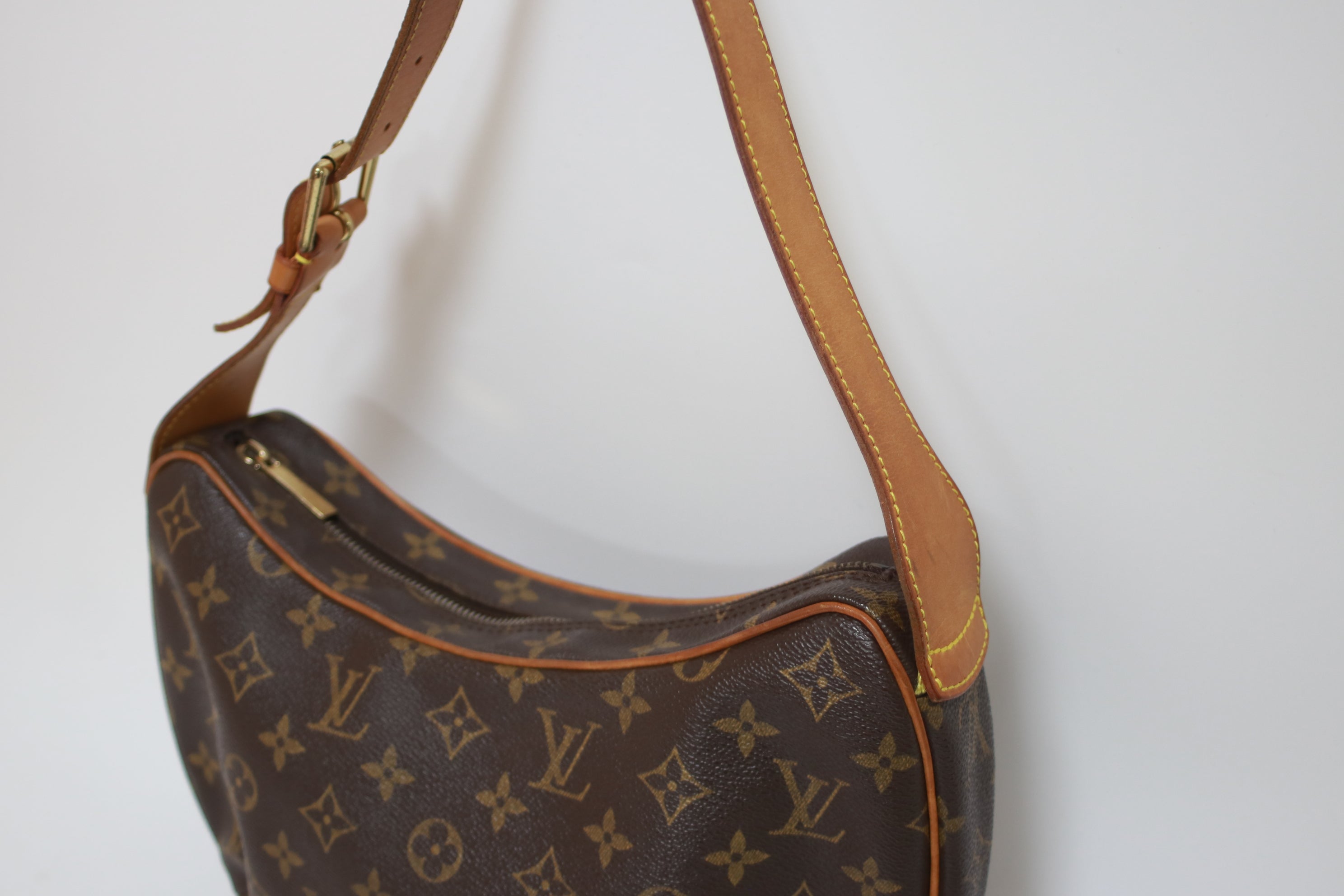 Louis Vuitton Croissant MM Shoulder Bag Used