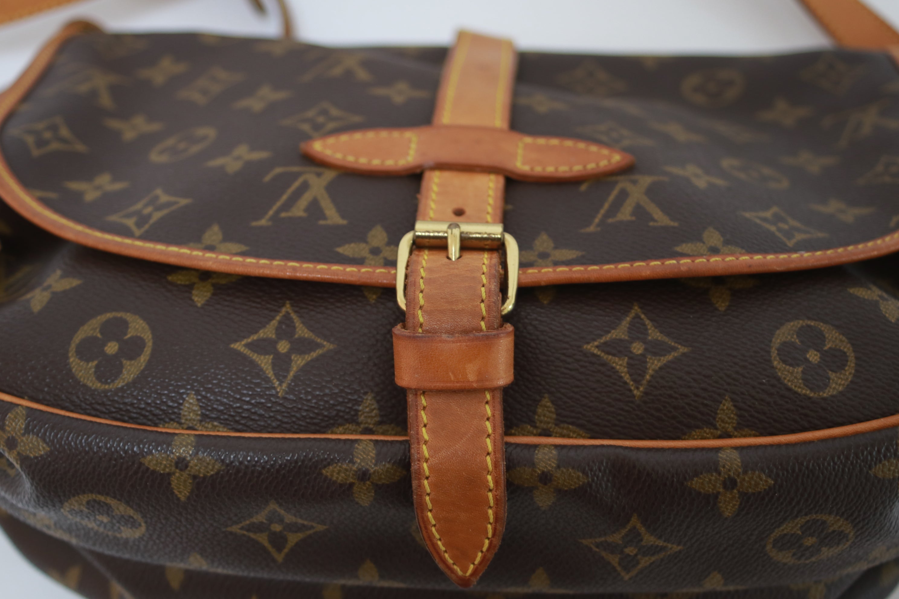 Louis Vuitton Saumur 30 Shoulder Bag Used