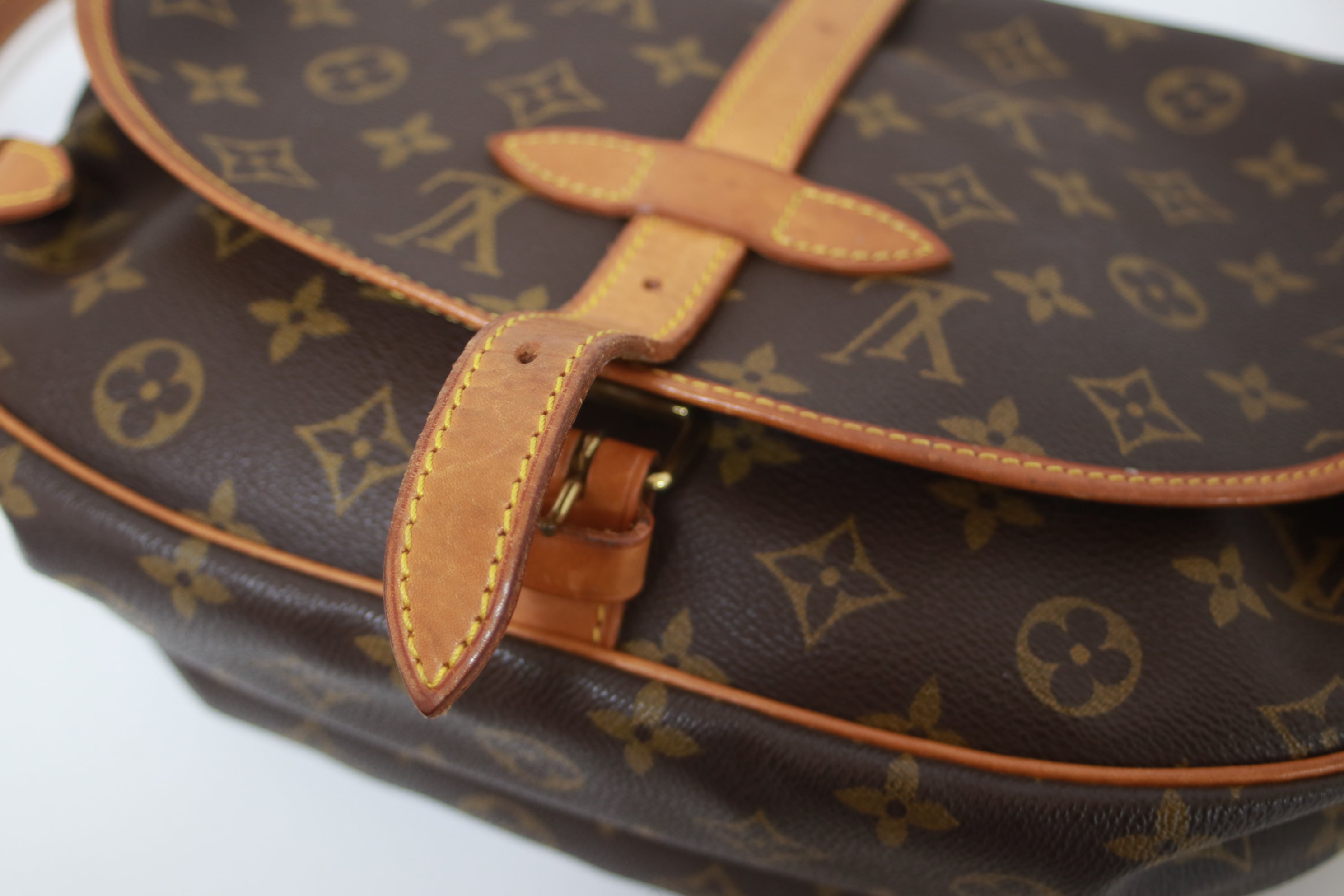 Louis Vuitton Saumur 30 Shoulder Bag Used