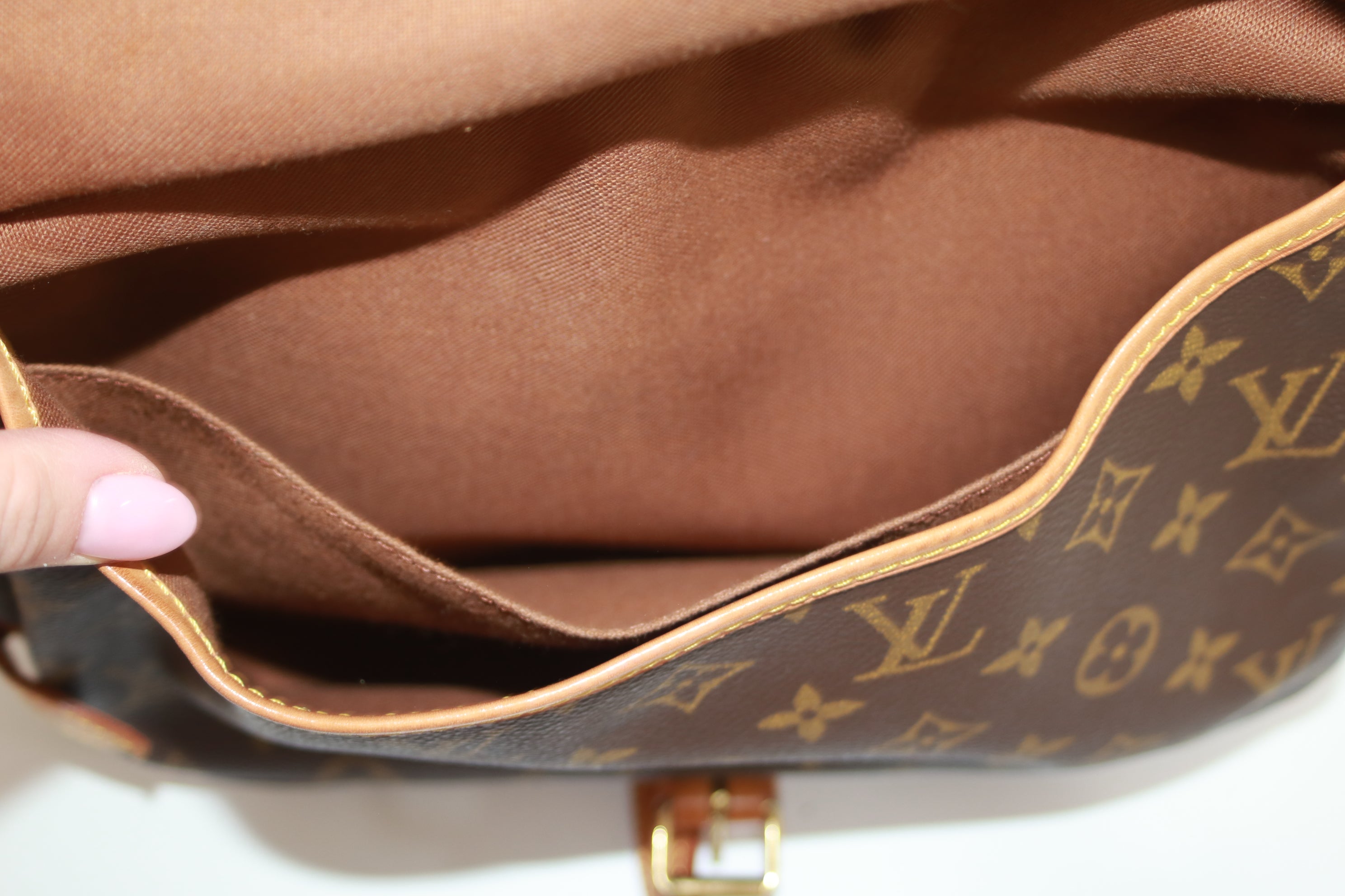 Louis Vuitton Saumur 30 Shoulder Bag Used