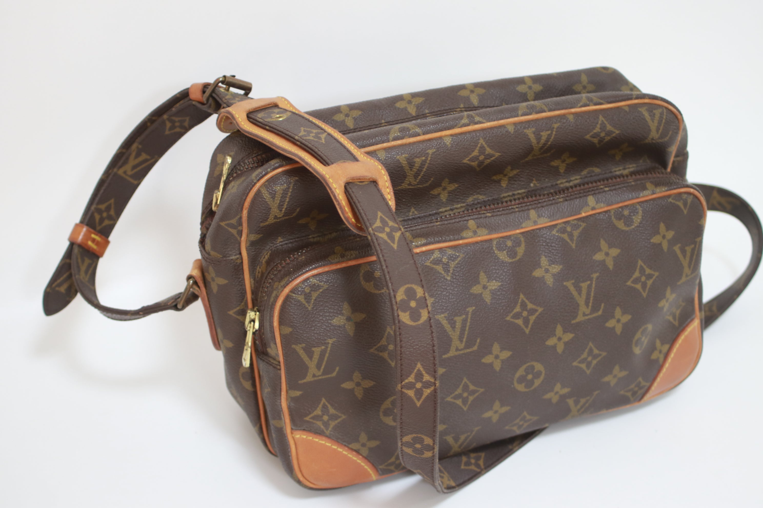 Louis Vuitton Nil Crossbody Usato