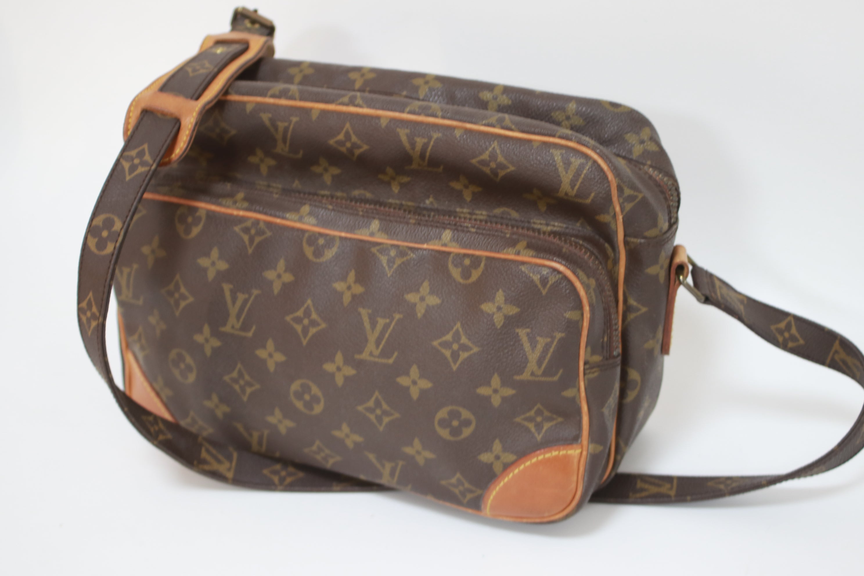 Louis Vuitton Nil Crossbody Usato