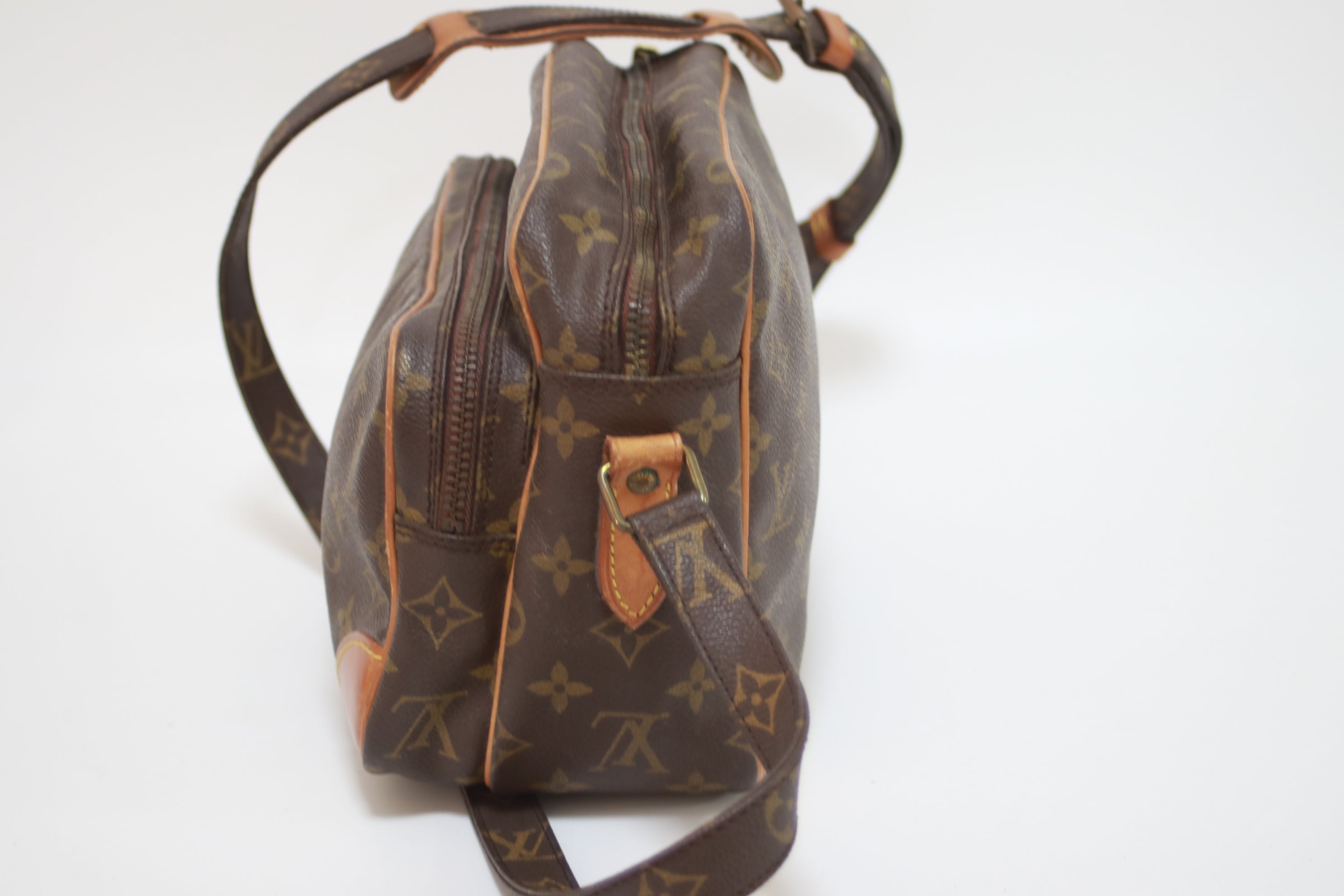 Louis Vuitton Nil Crossbody Usato