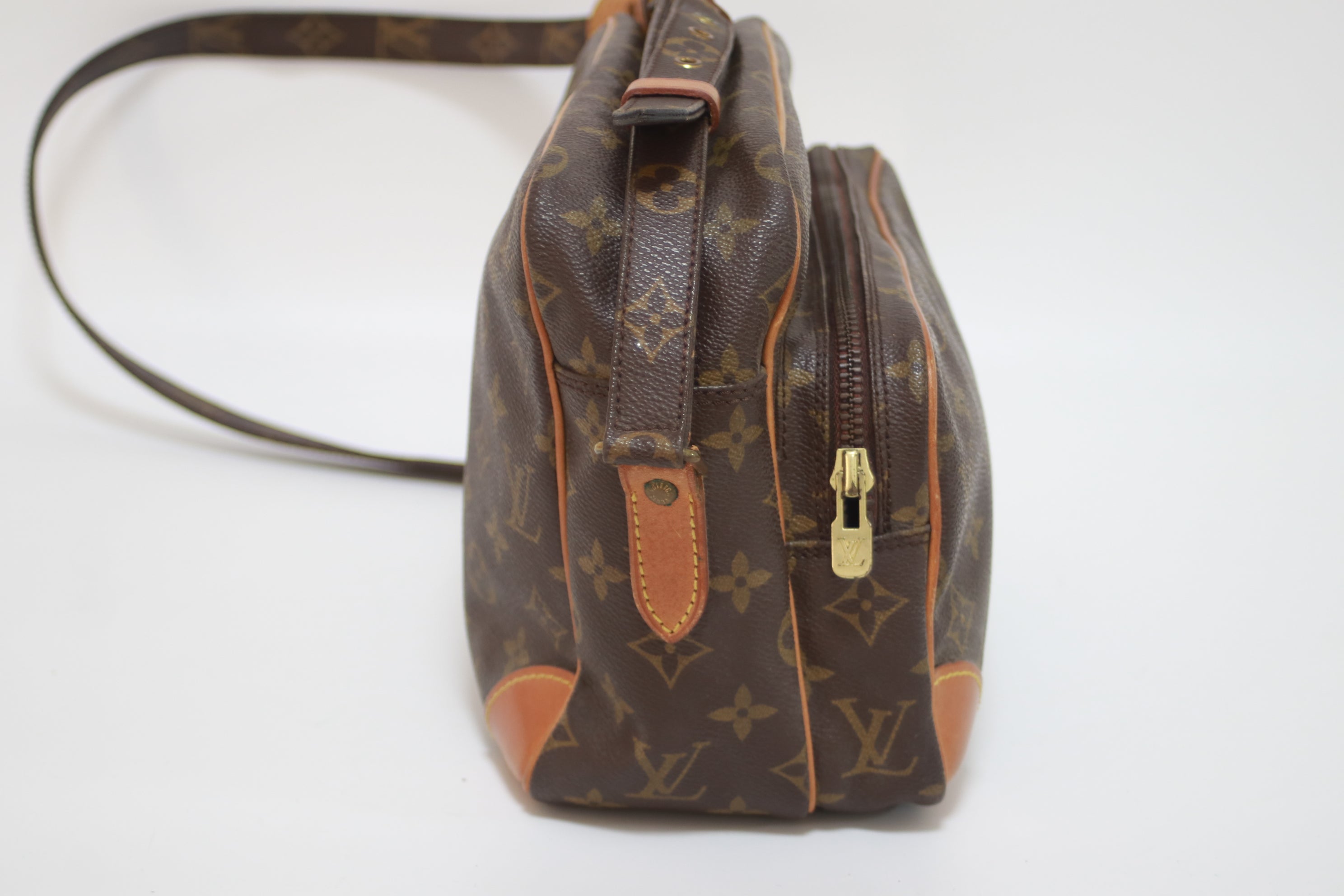 Louis Vuitton Nil Crossbody Usato