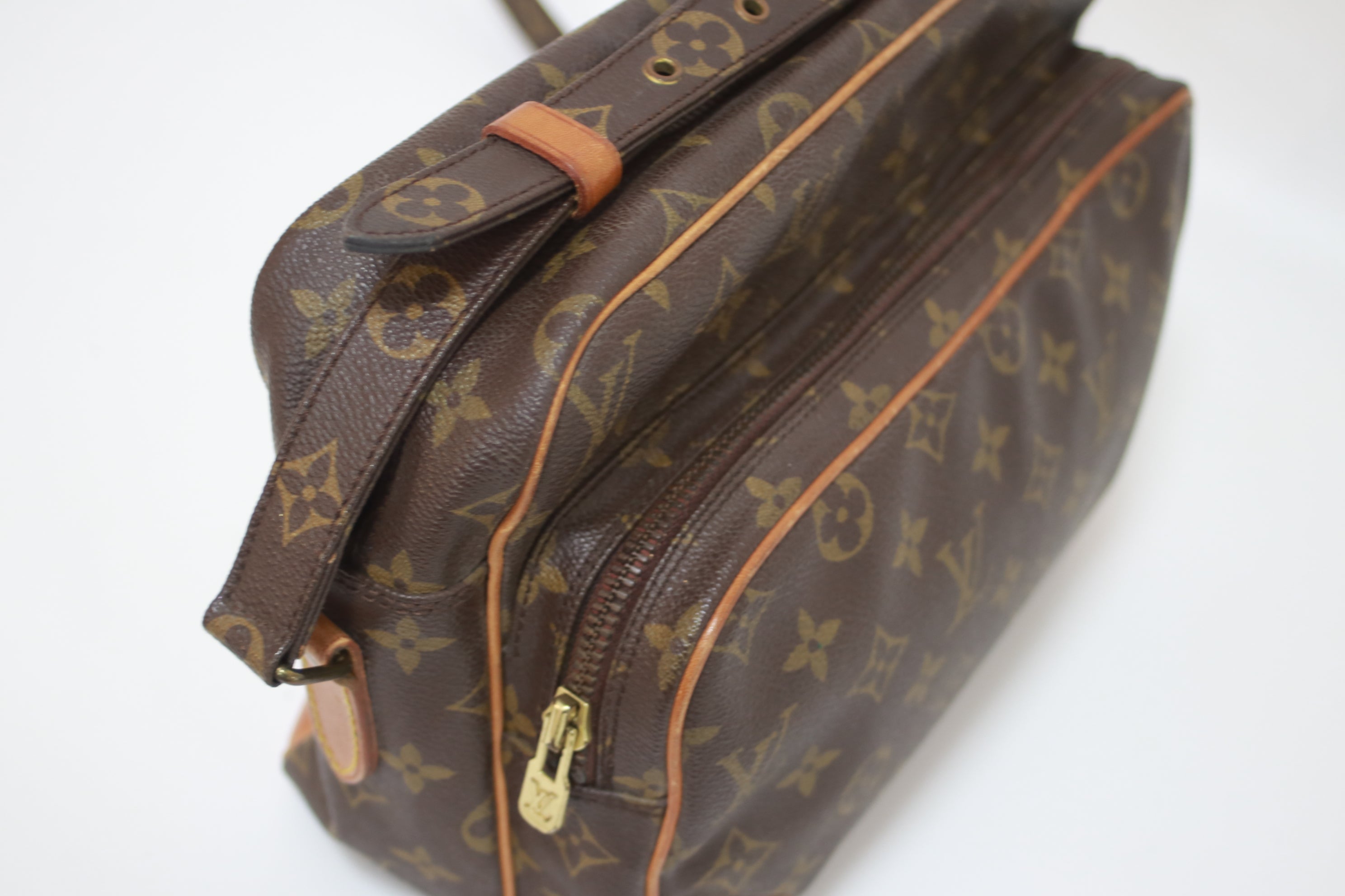 Louis Vuitton Nil Crossbody Usato