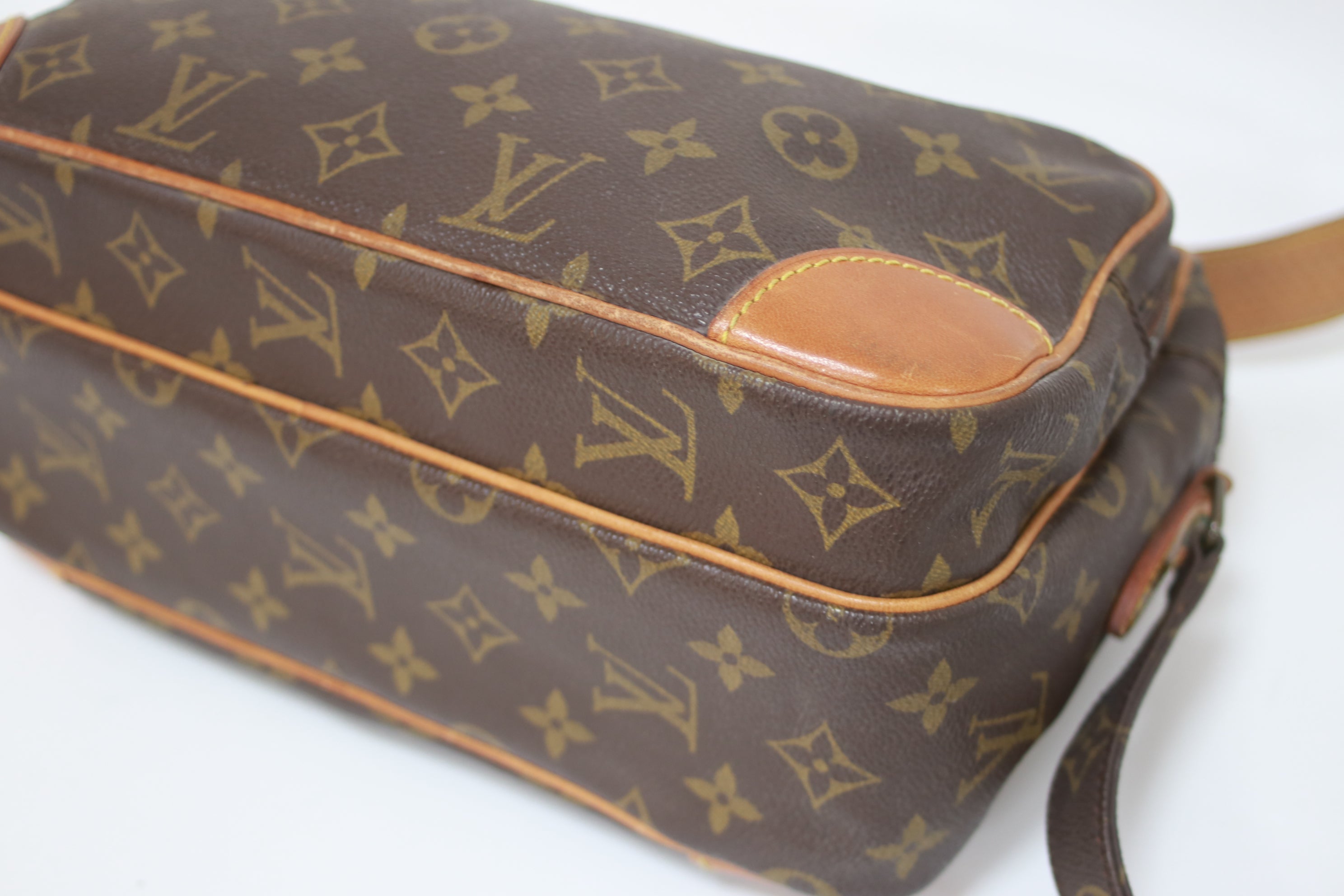 Louis Vuitton Nil Crossbody Usato