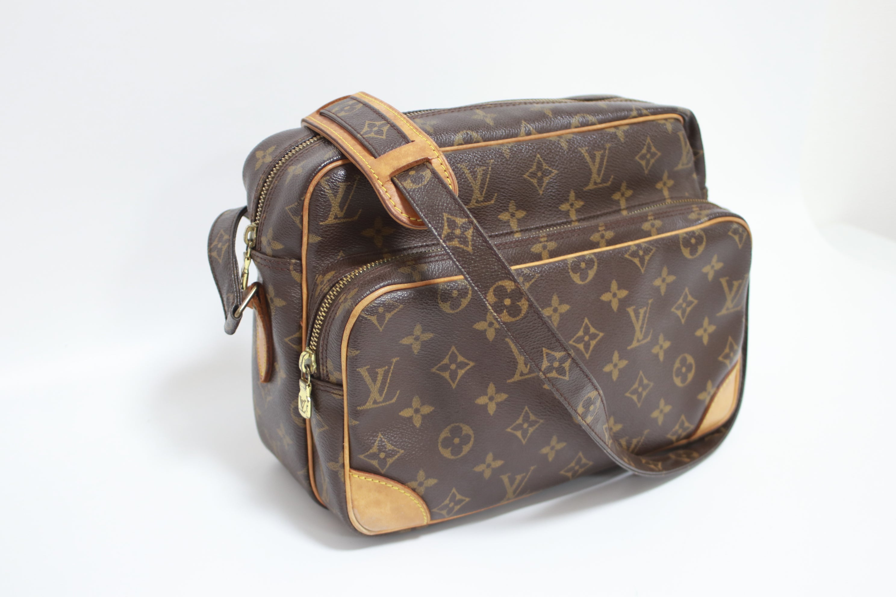 Louis Vuitton Nil Crossbody Usato