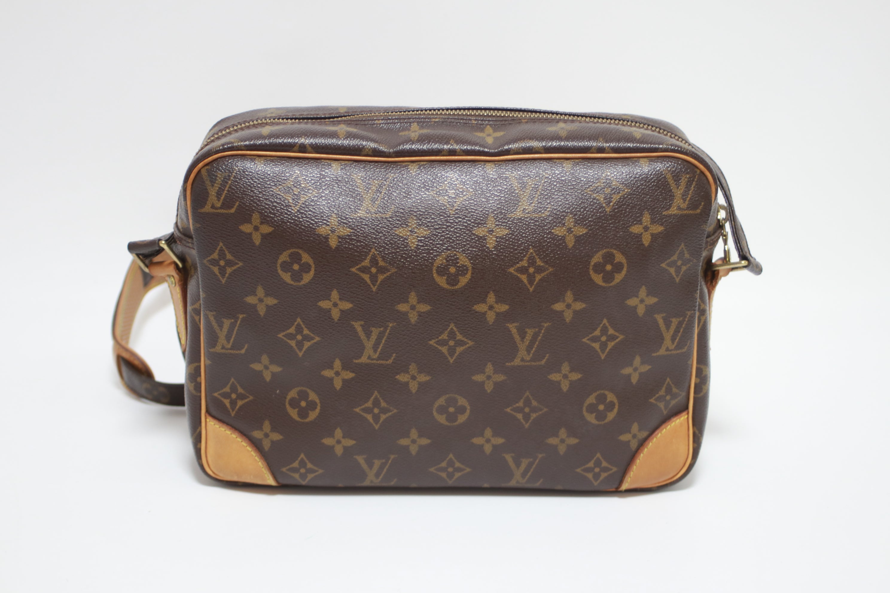 Louis Vuitton Nil Crossbody Usato