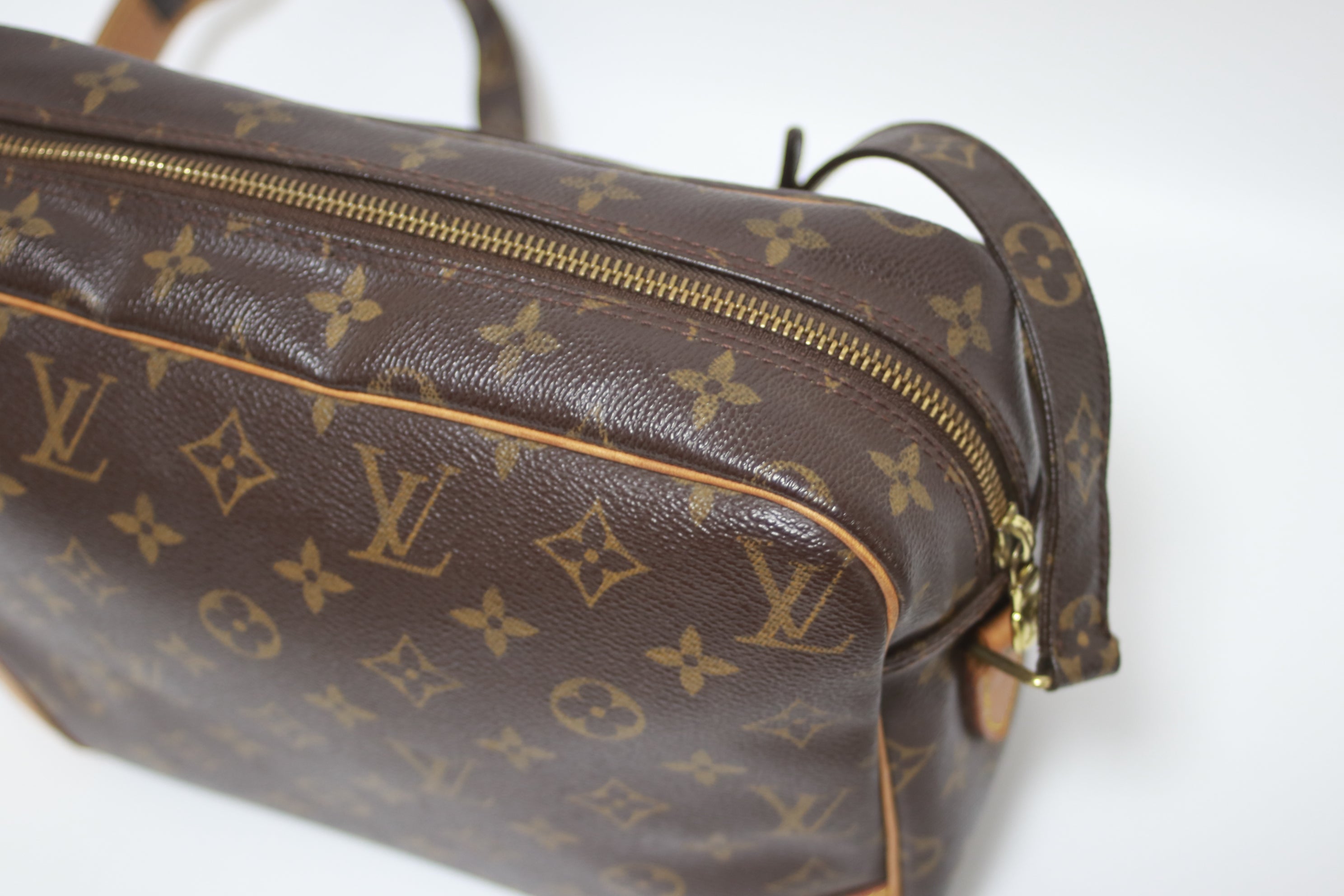 Louis Vuitton Nil Crossbody Usato