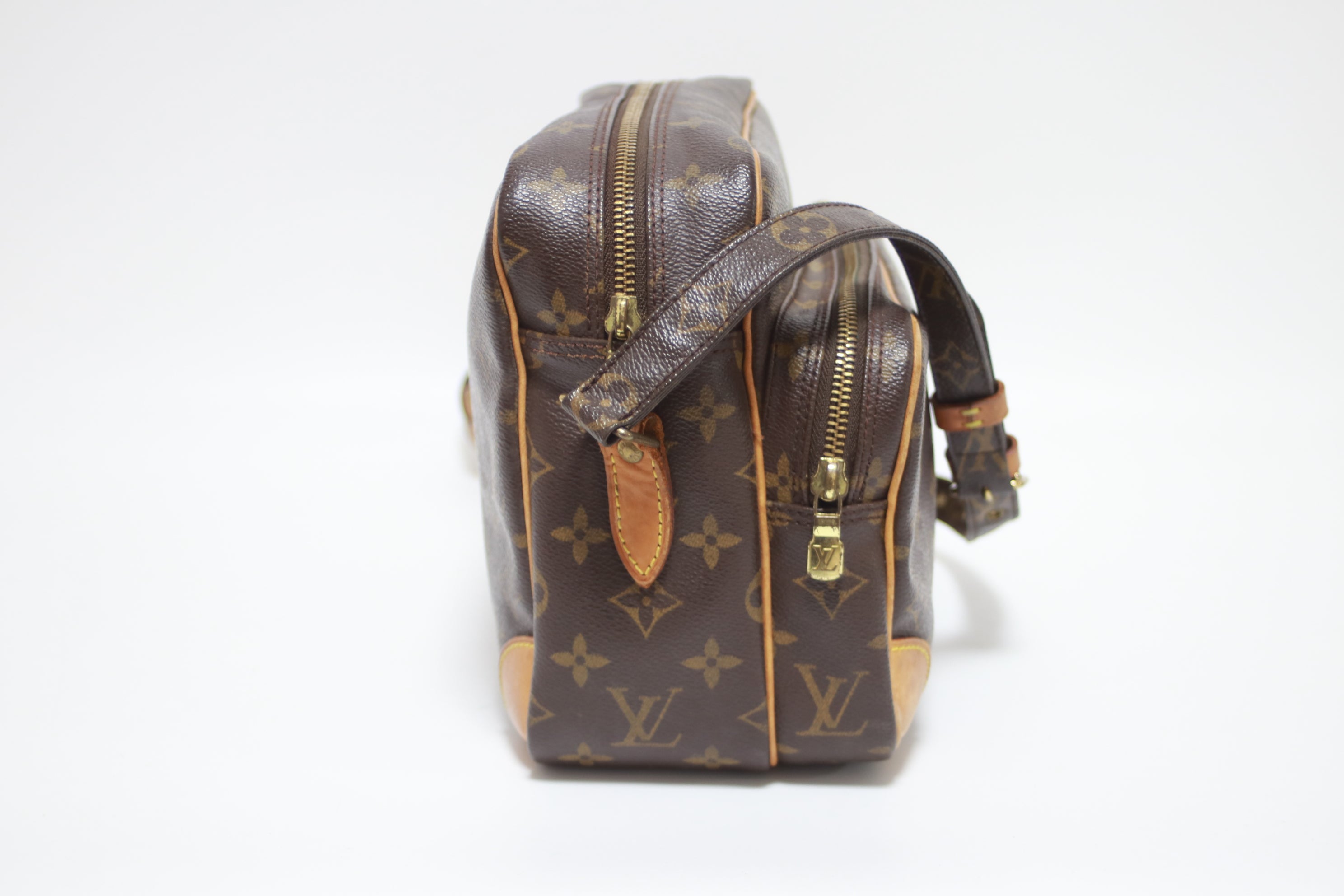 Louis Vuitton Nil Crossbody Usato