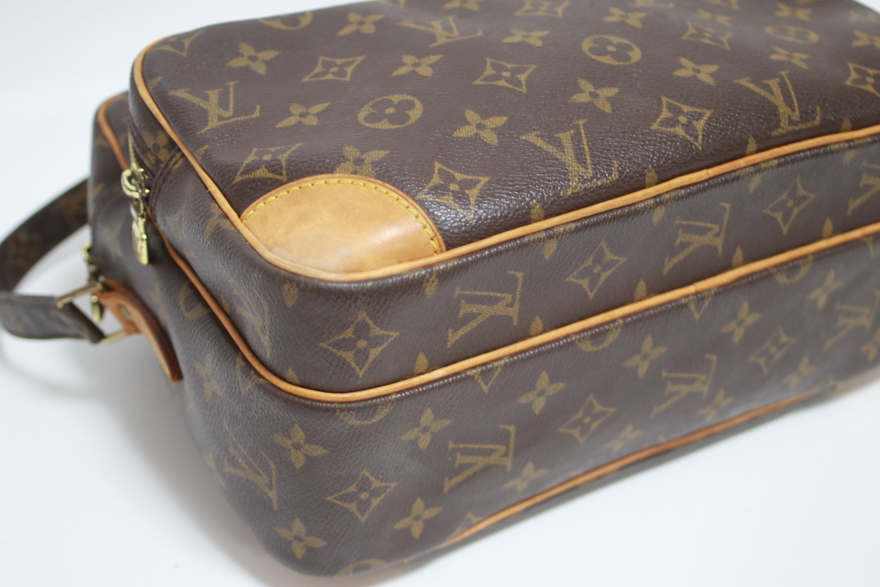 Louis Vuitton Nil Crossbody Usato