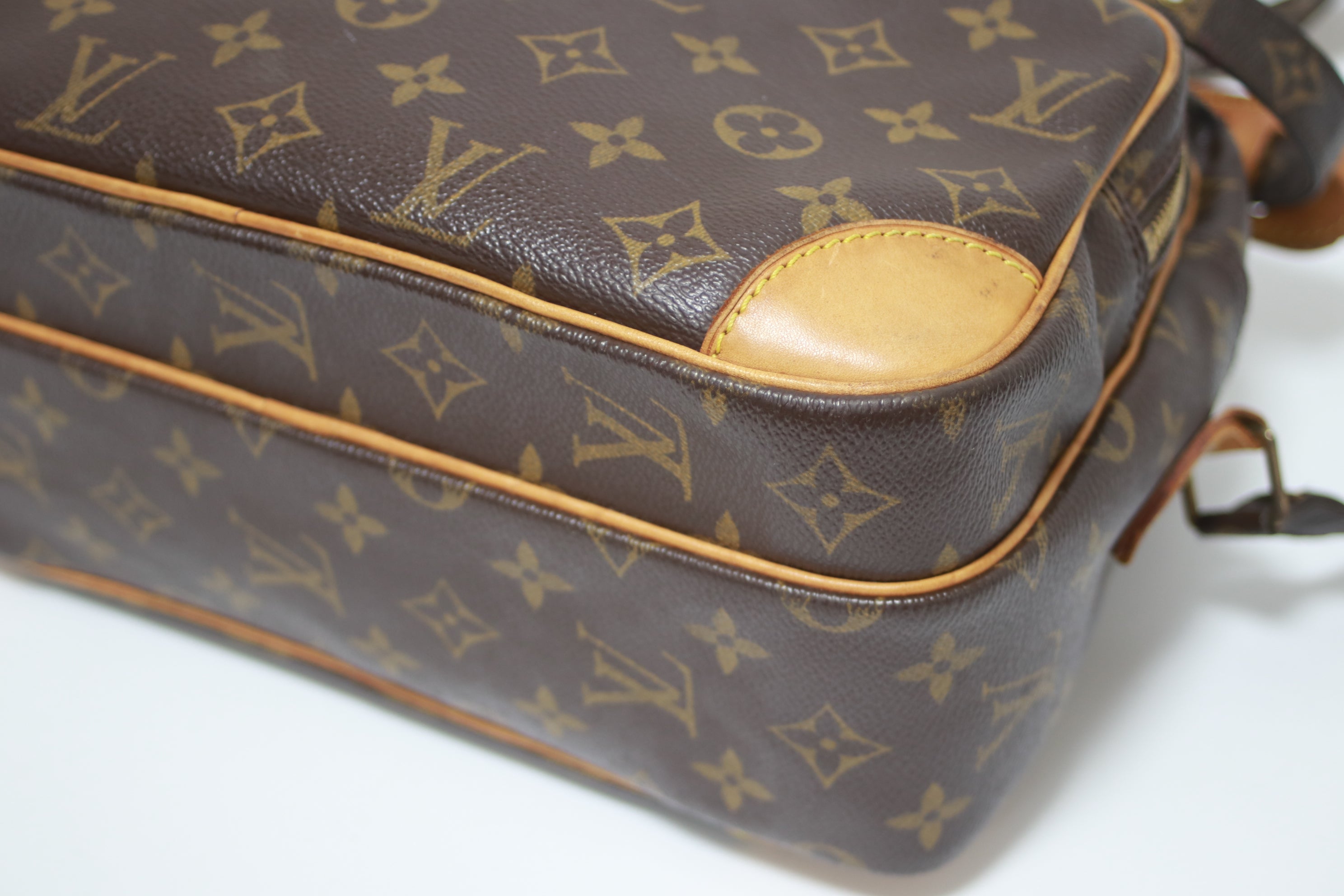 Louis Vuitton Nil Crossbody Usato