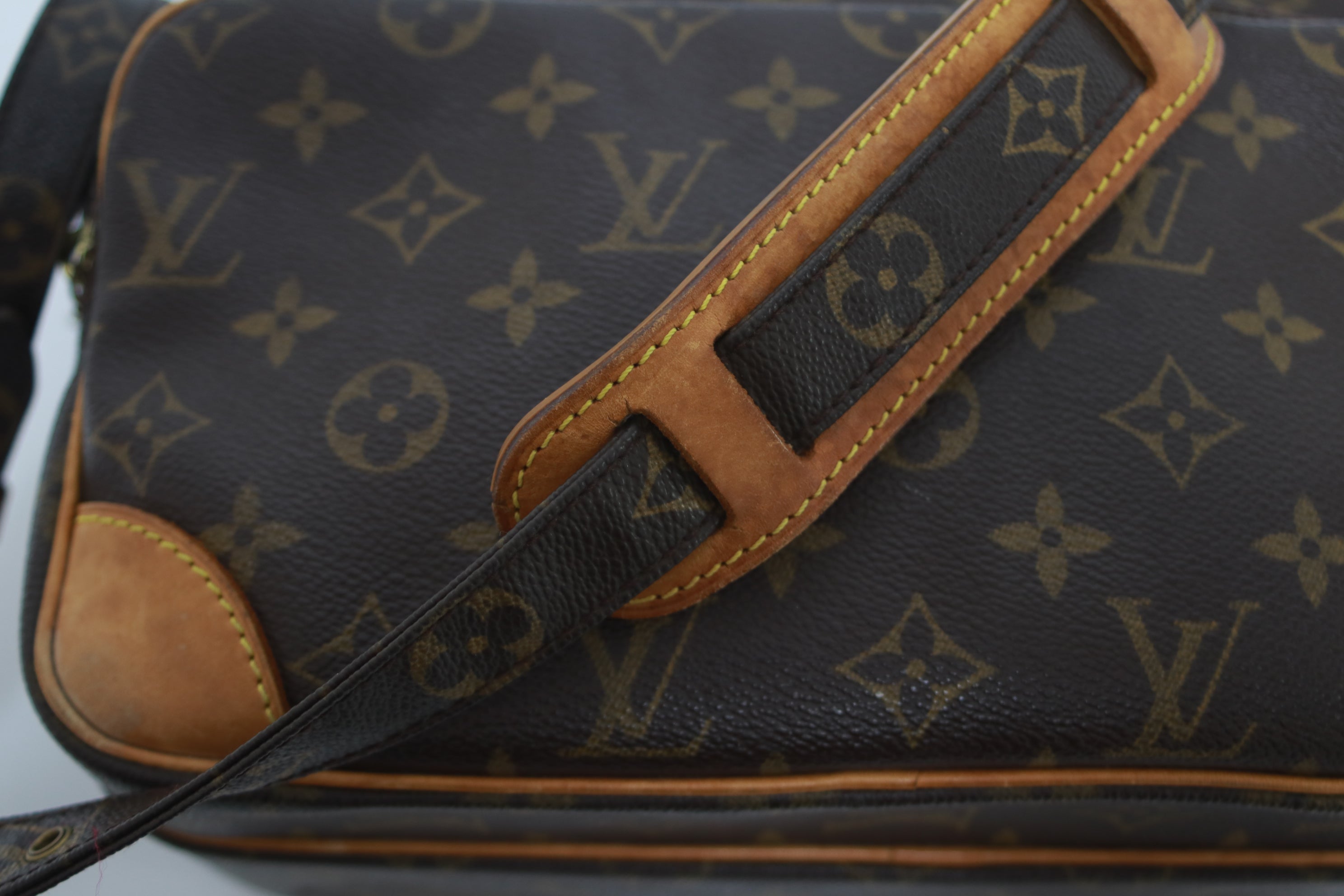Louis Vuitton Nil Crossbody Usato