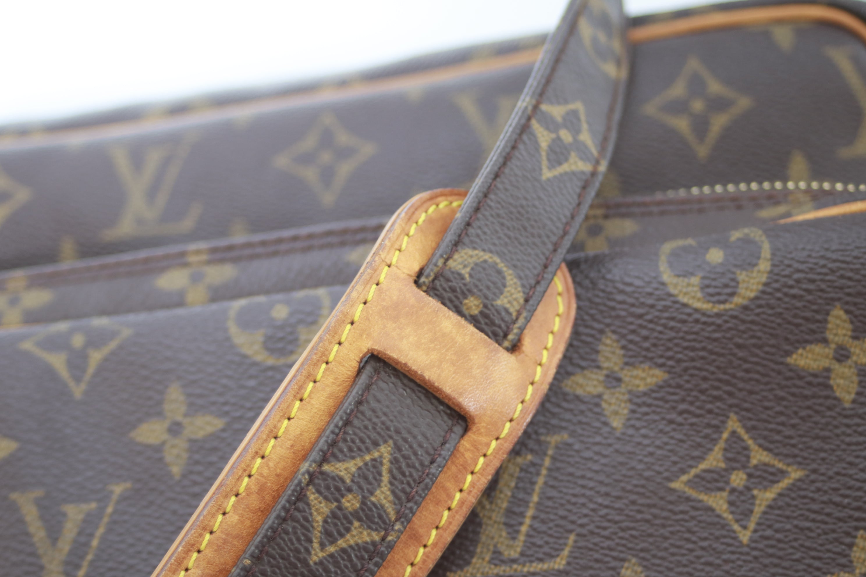 Louis Vuitton Nil Crossbody Usato