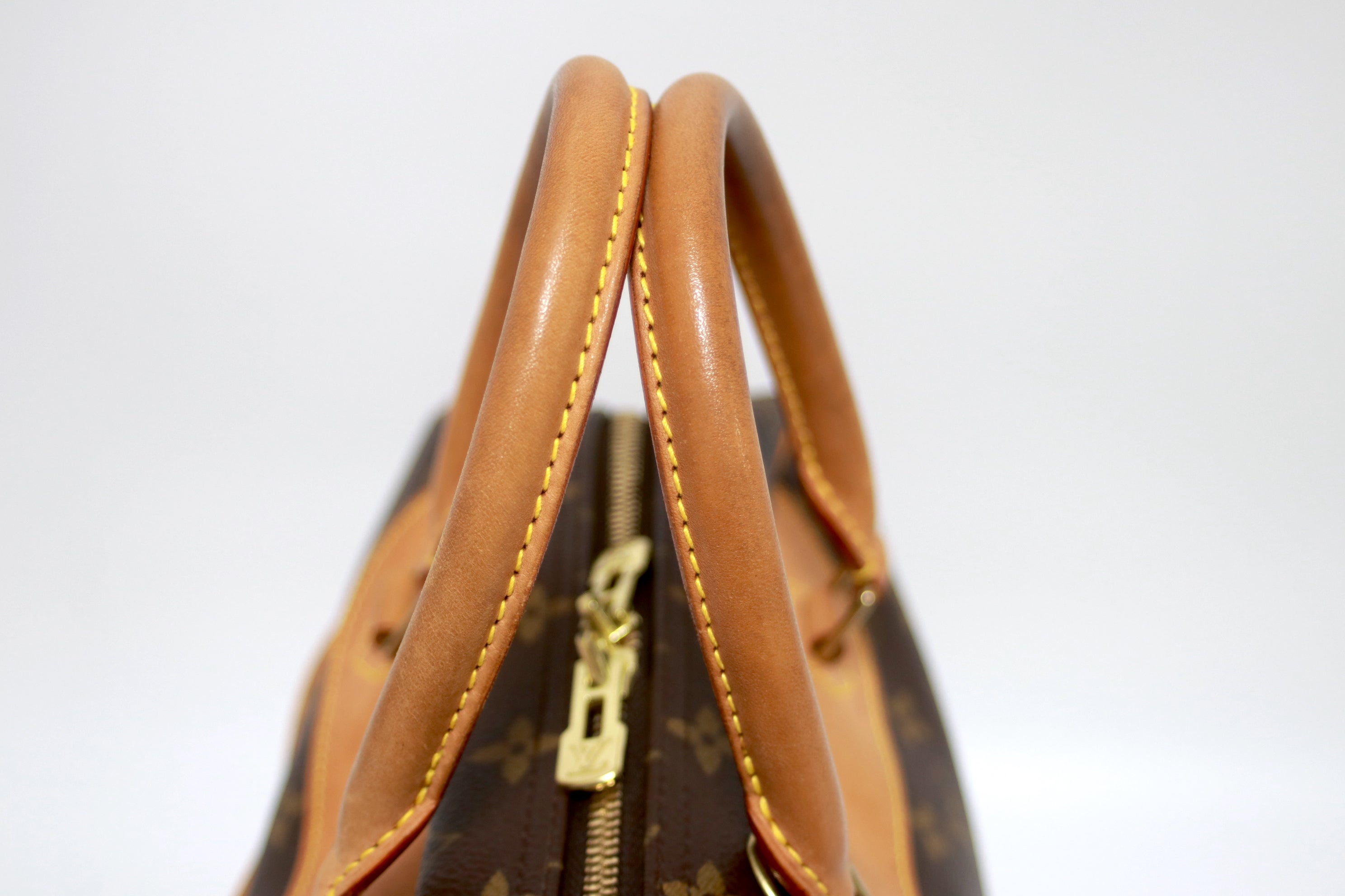Louis Vuitton Deauville Handbag Used