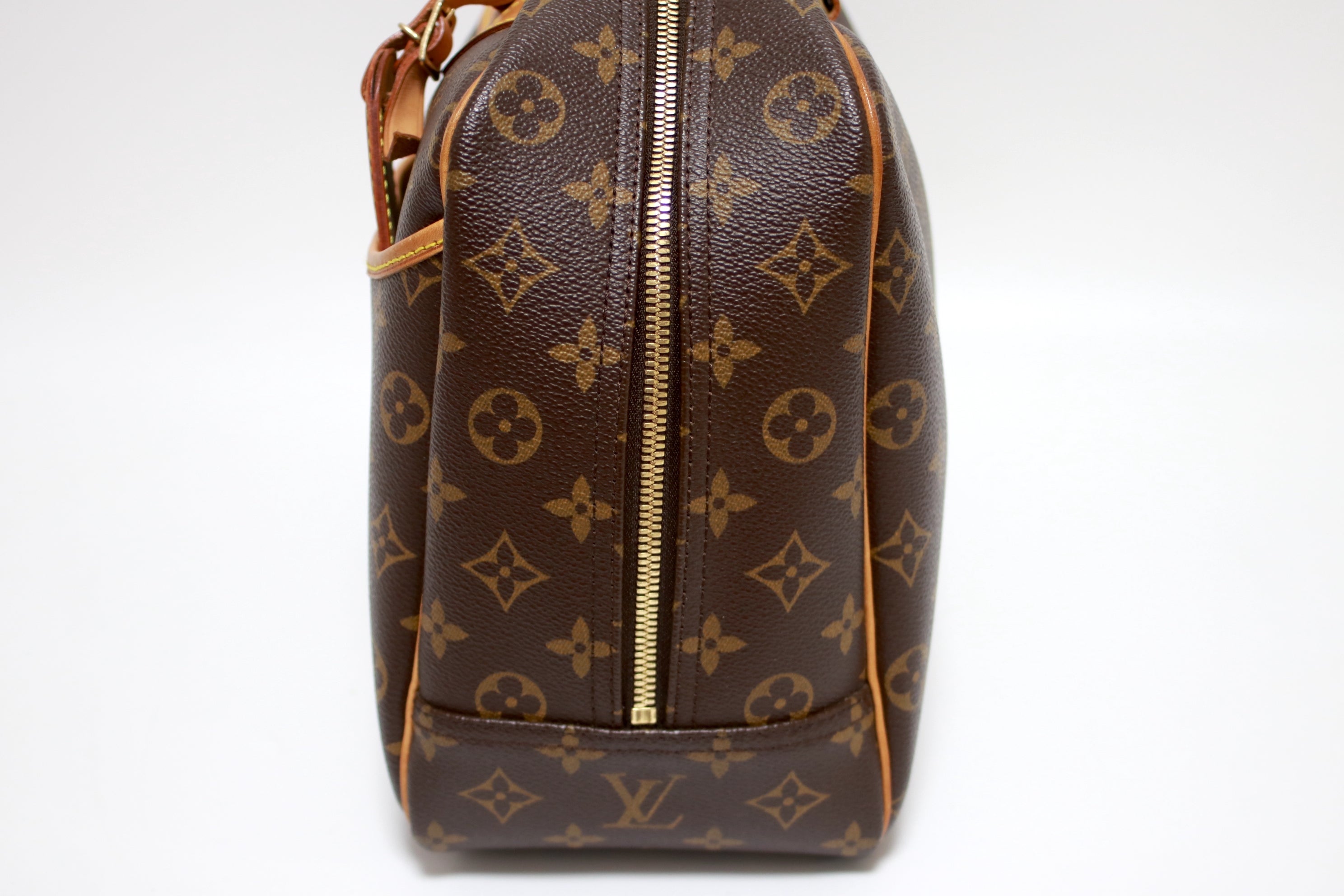 Louis Vuitton Deauville Handbag Used