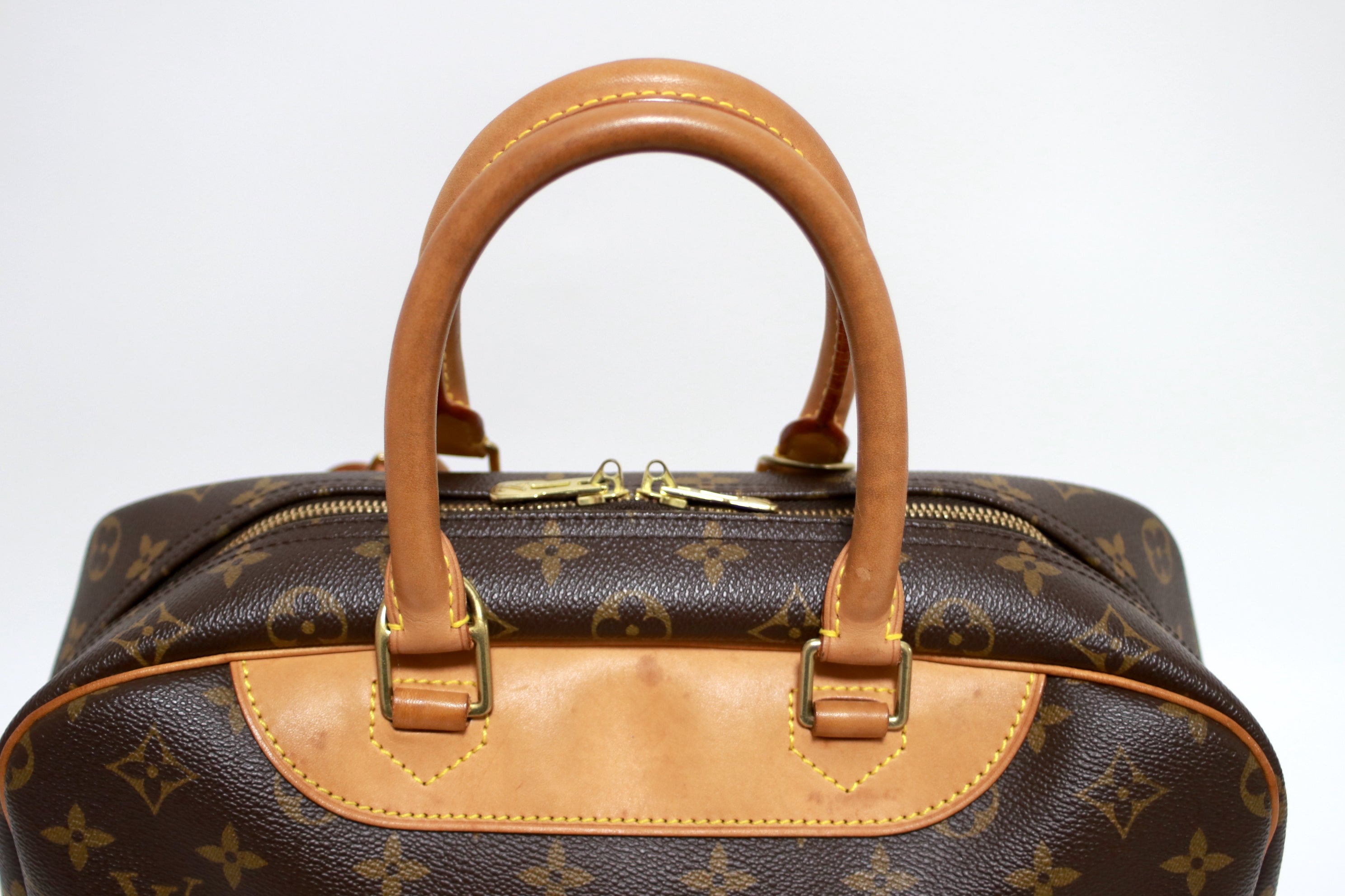 Louis Vuitton Deauville Handbag Used