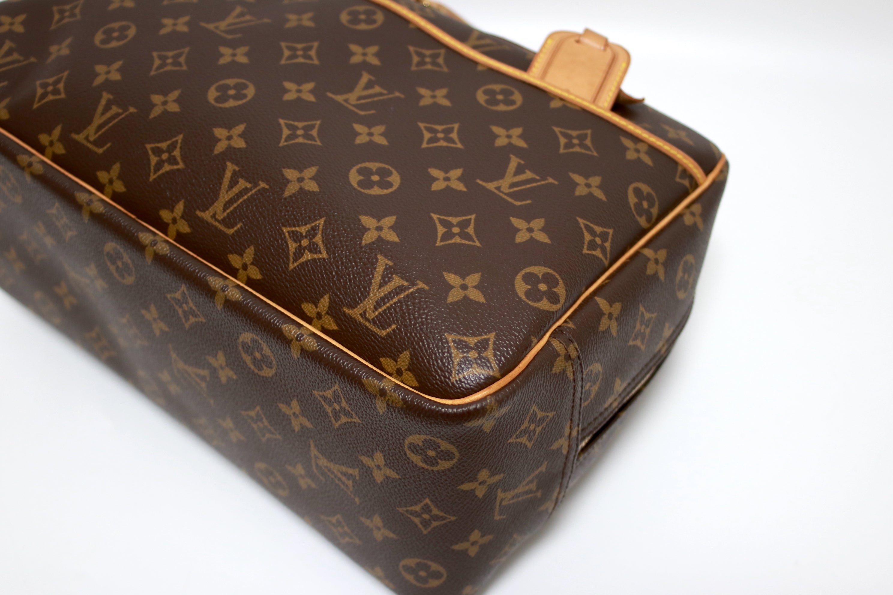 Louis Vuitton Deauville Handbag Used